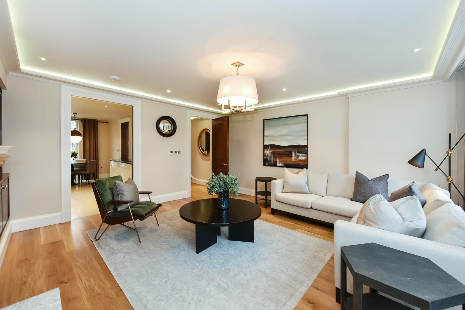 Curzon Street, Mayfair, London W1J