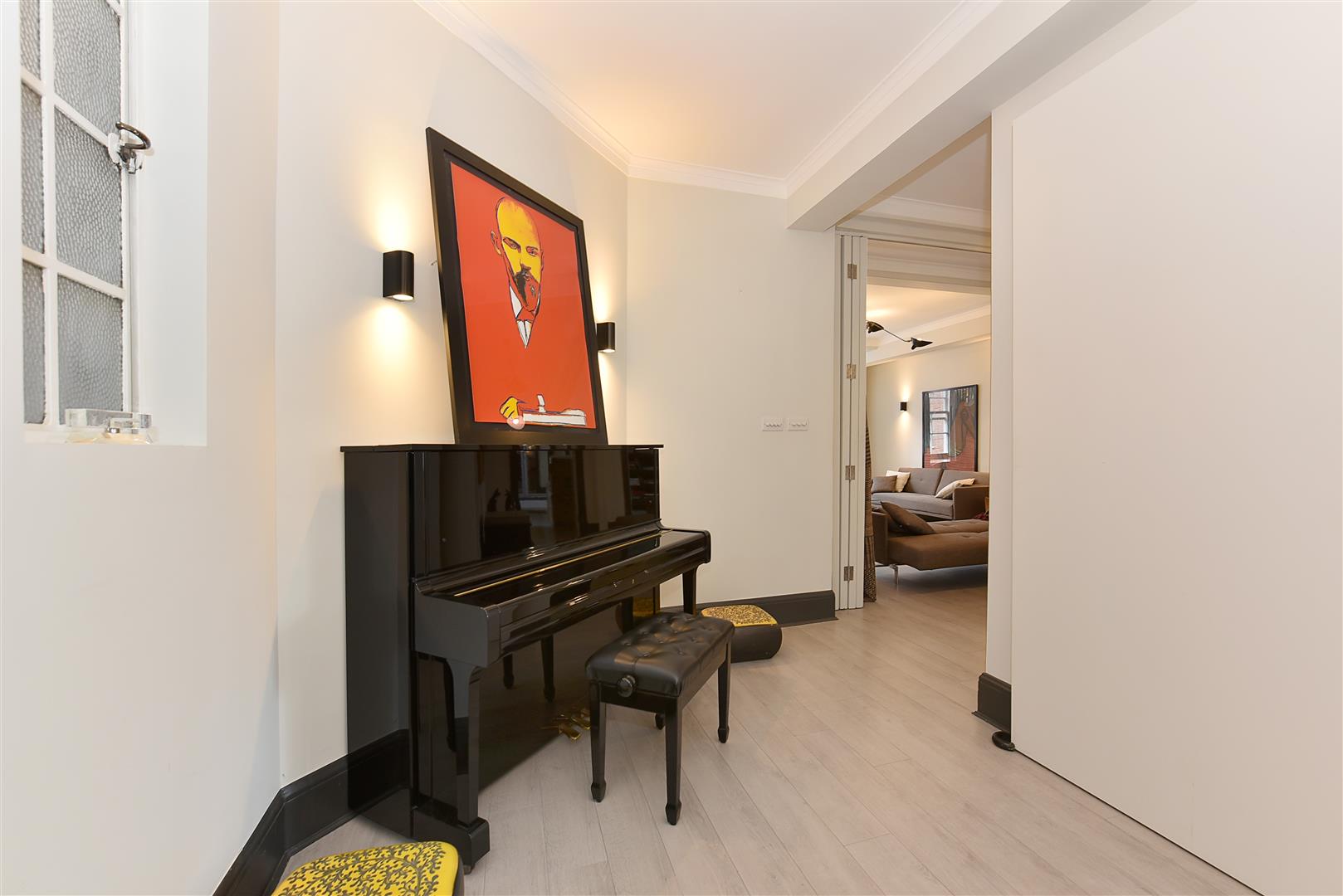 Bryanston Court II, George Street, Marylebone W1H