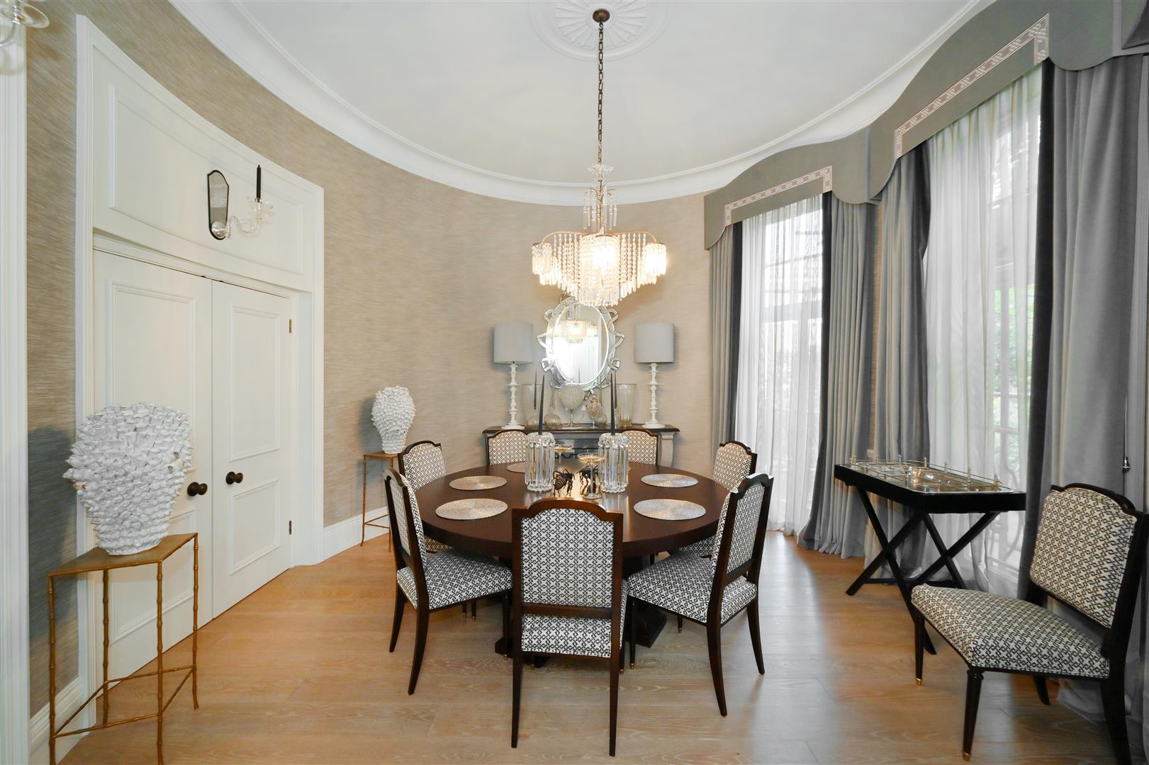 Sloane Court West, Chelsea, SW3