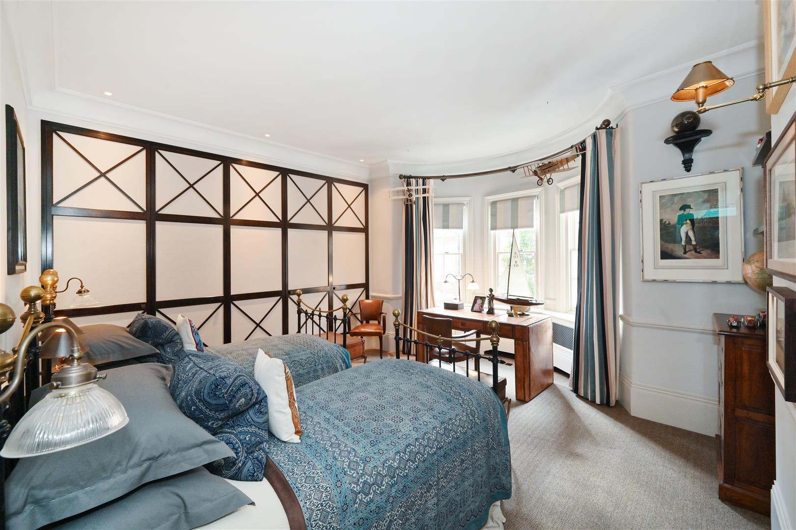 Sloane Court West, Chelsea, SW3