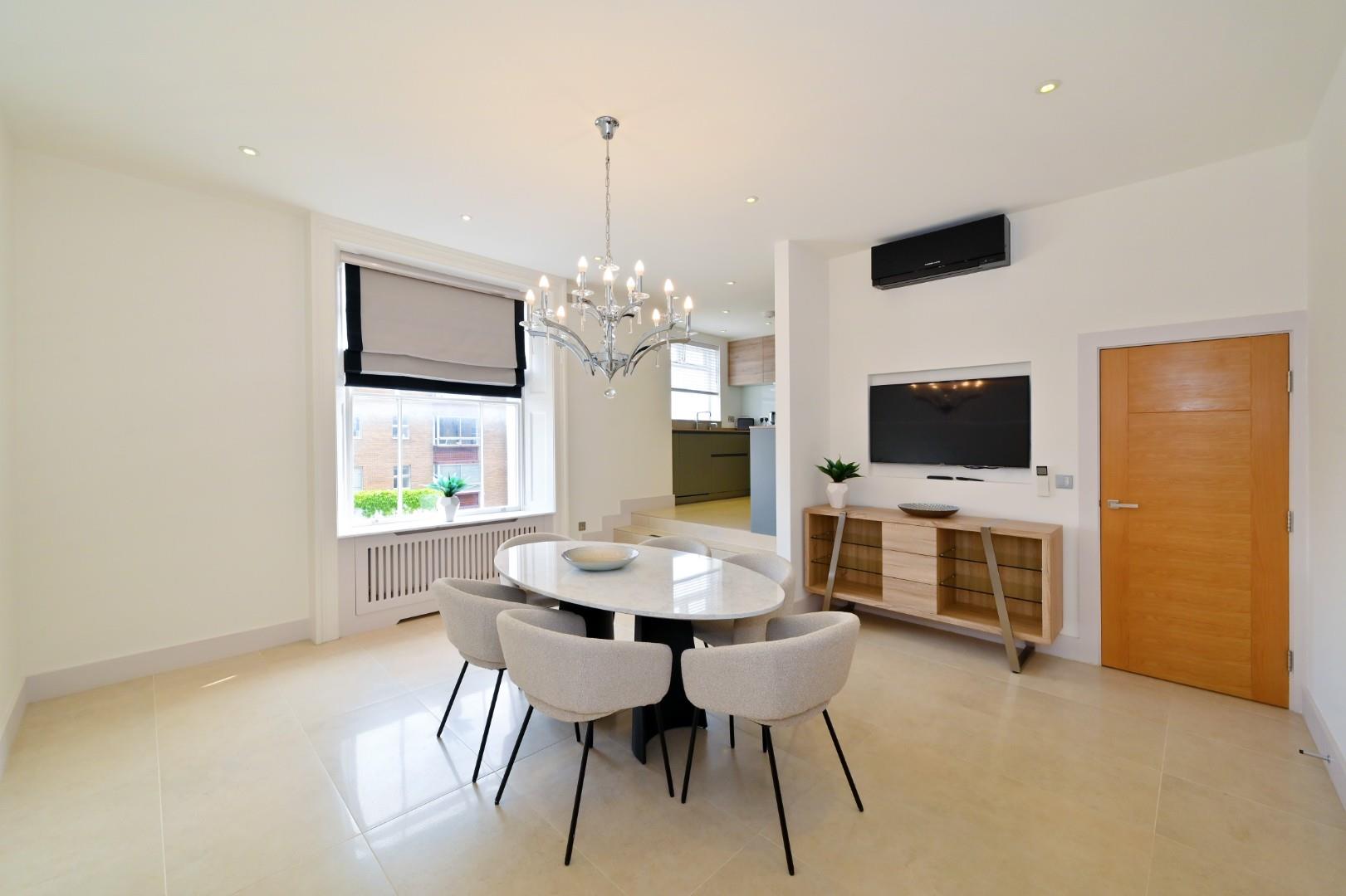 Lowndes Square, Belgravia SW1X