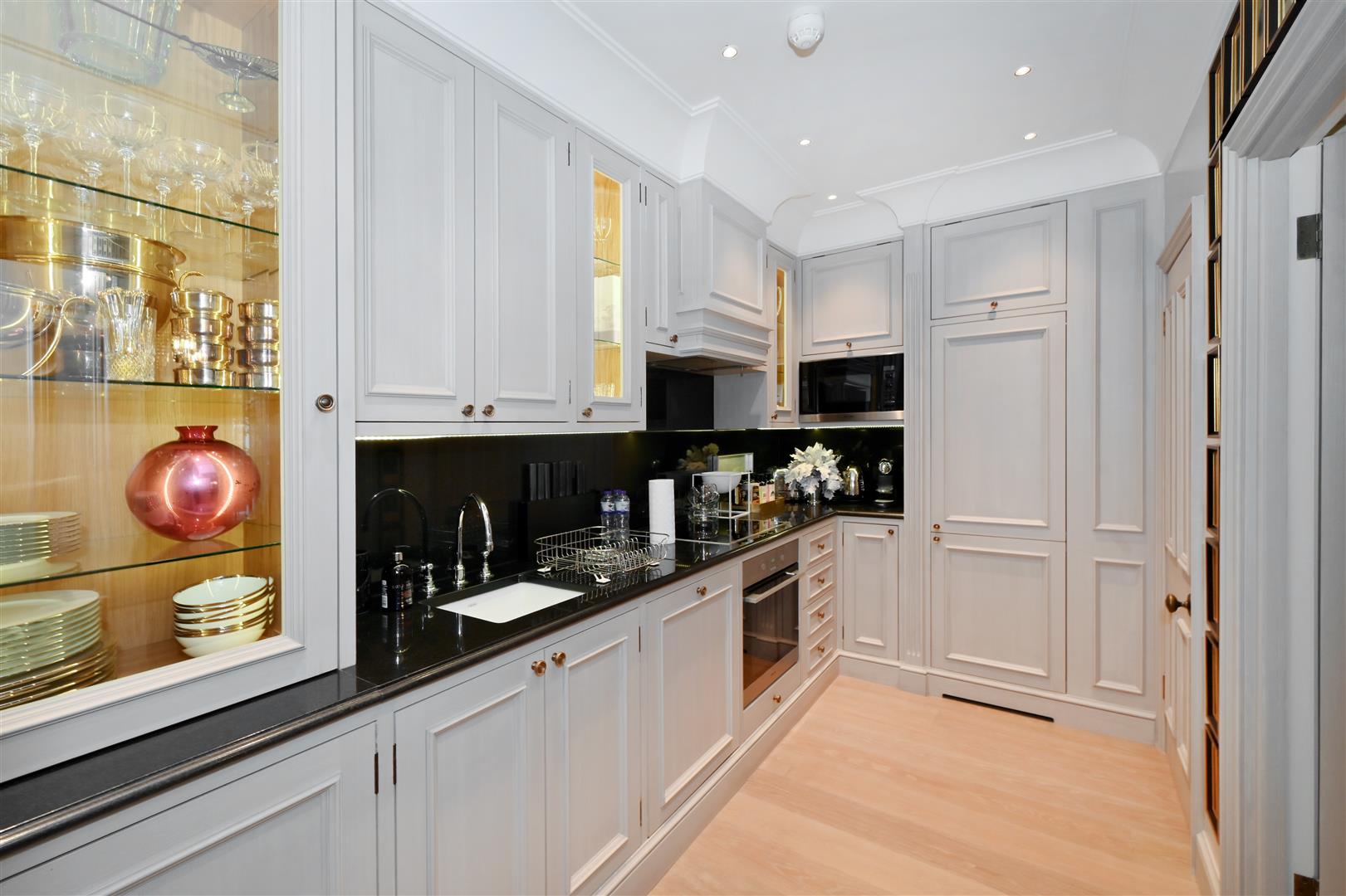 Sloane Court West, Chelsea, SW3