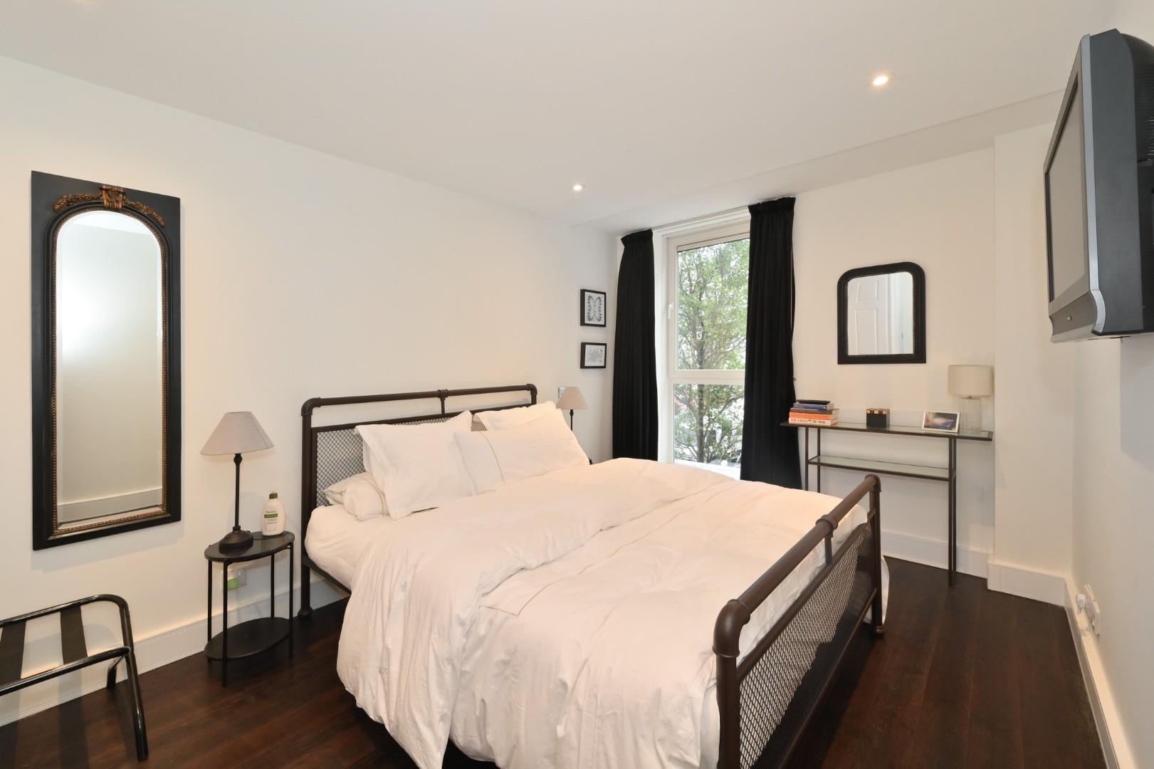 The Phoenix, 19 Barrett Street, Marylebone W1U