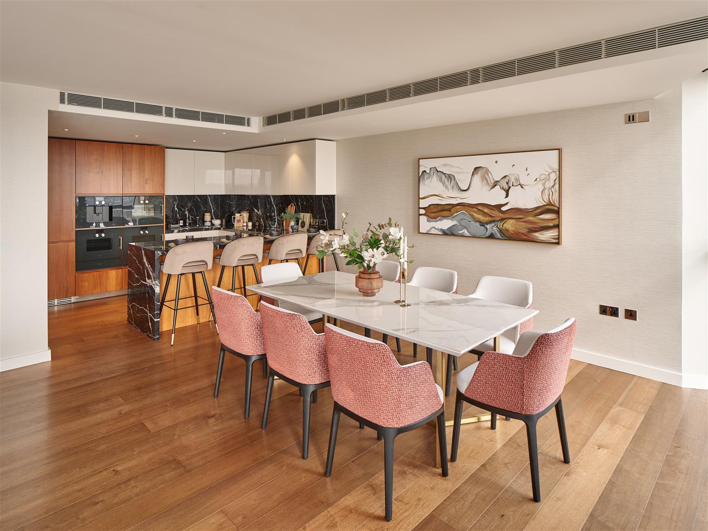 Luxury New Apartment At Tower West, Chelsea Waterfront SW10