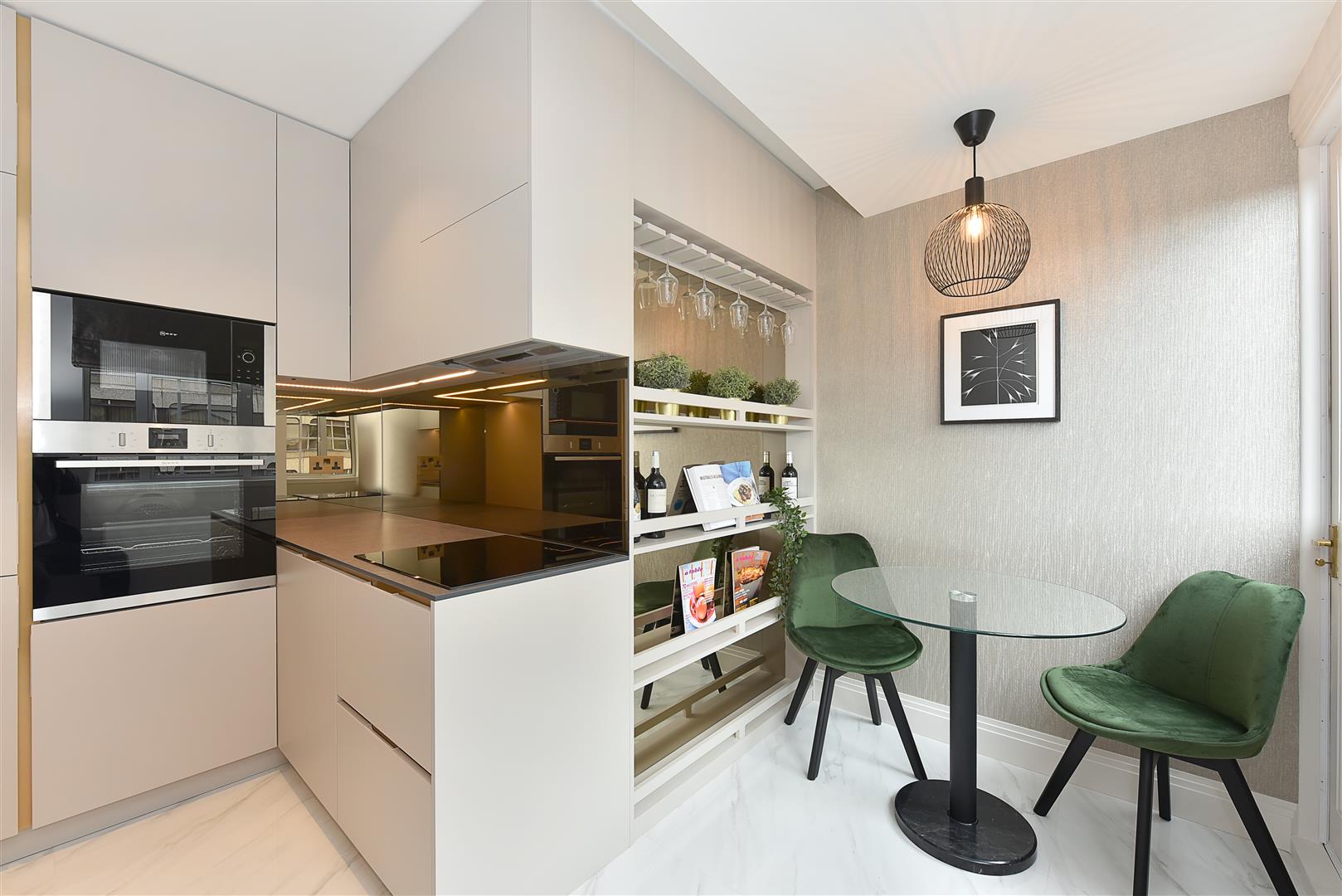 Knightsbridge Court, Sloane Street, SW1X