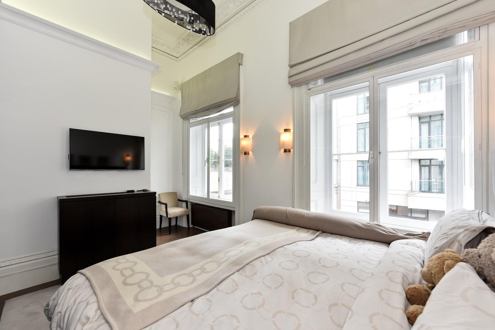 Crystal Suite, Park Lane, Mayfair W1K