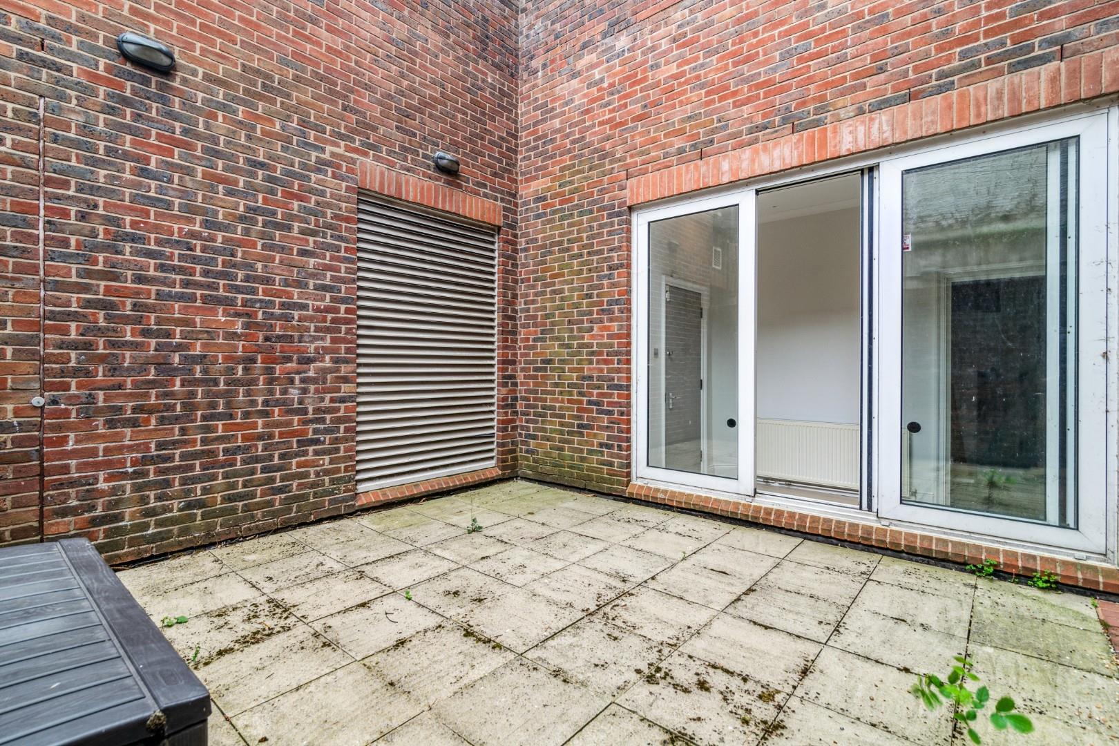 Flat With Swimming Pool – Avenue Road, London NW8