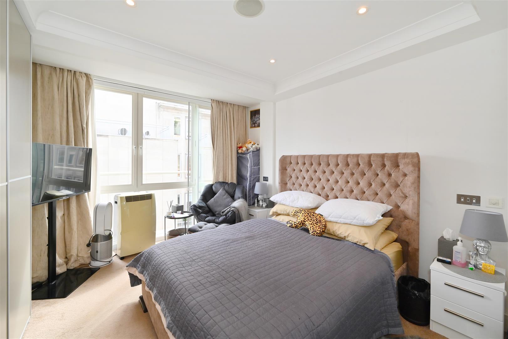 The Phoenix, Barrett Street, Marylebone W1