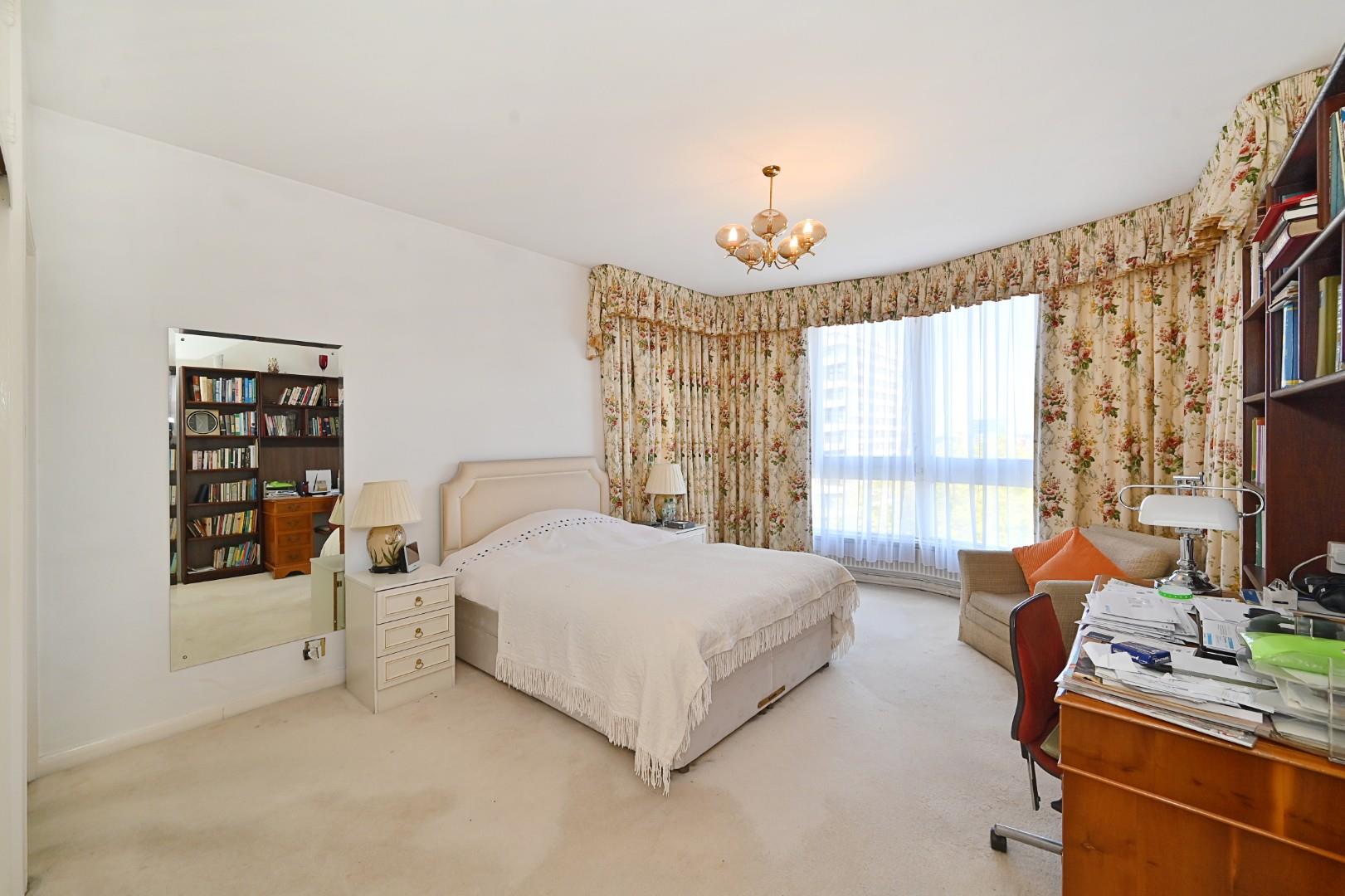 Raynham, Norfolk Crescent, Hyde Park, W2
