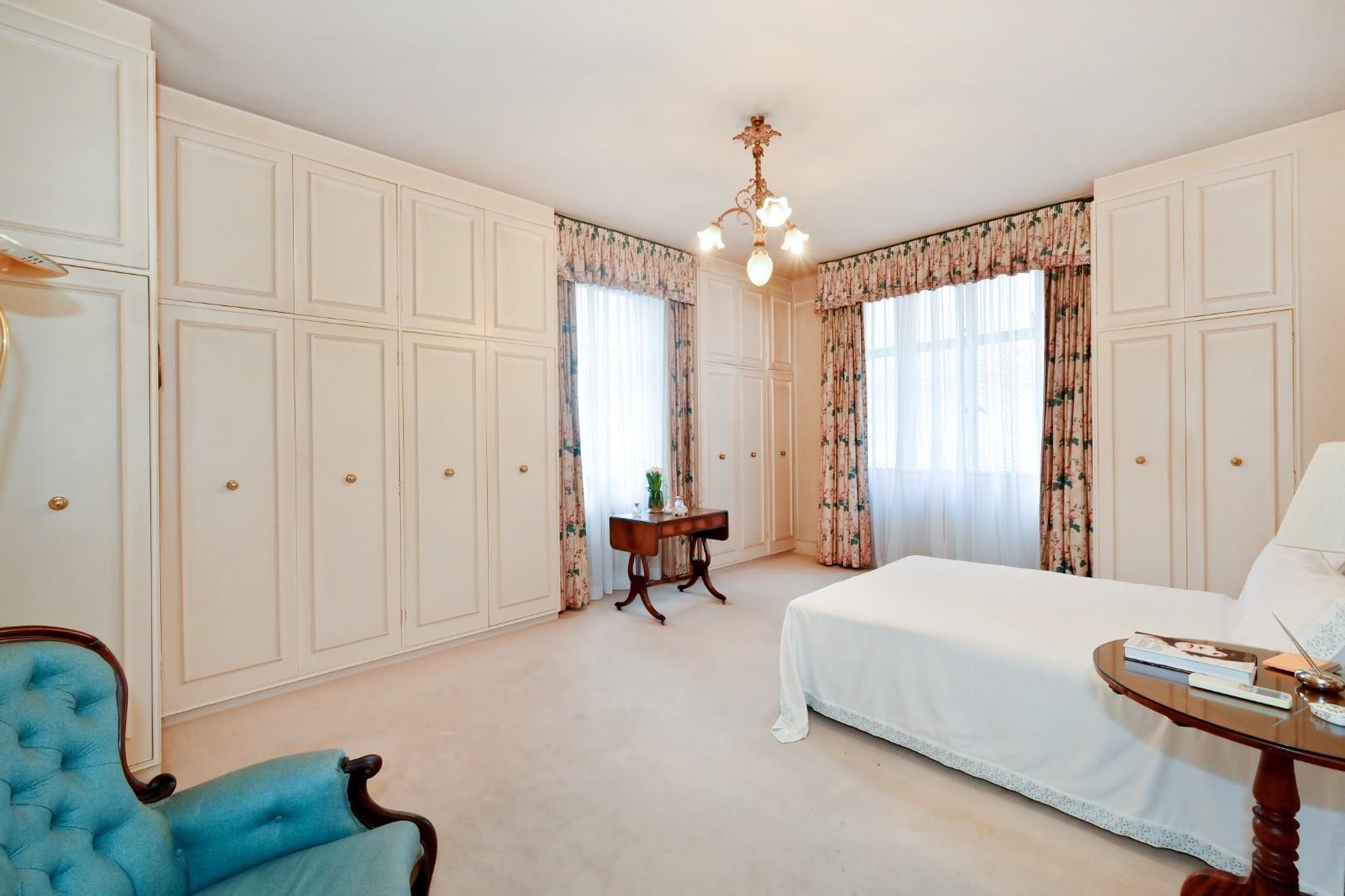 Bryanston Court I, George Street, Marylebone, London W1H