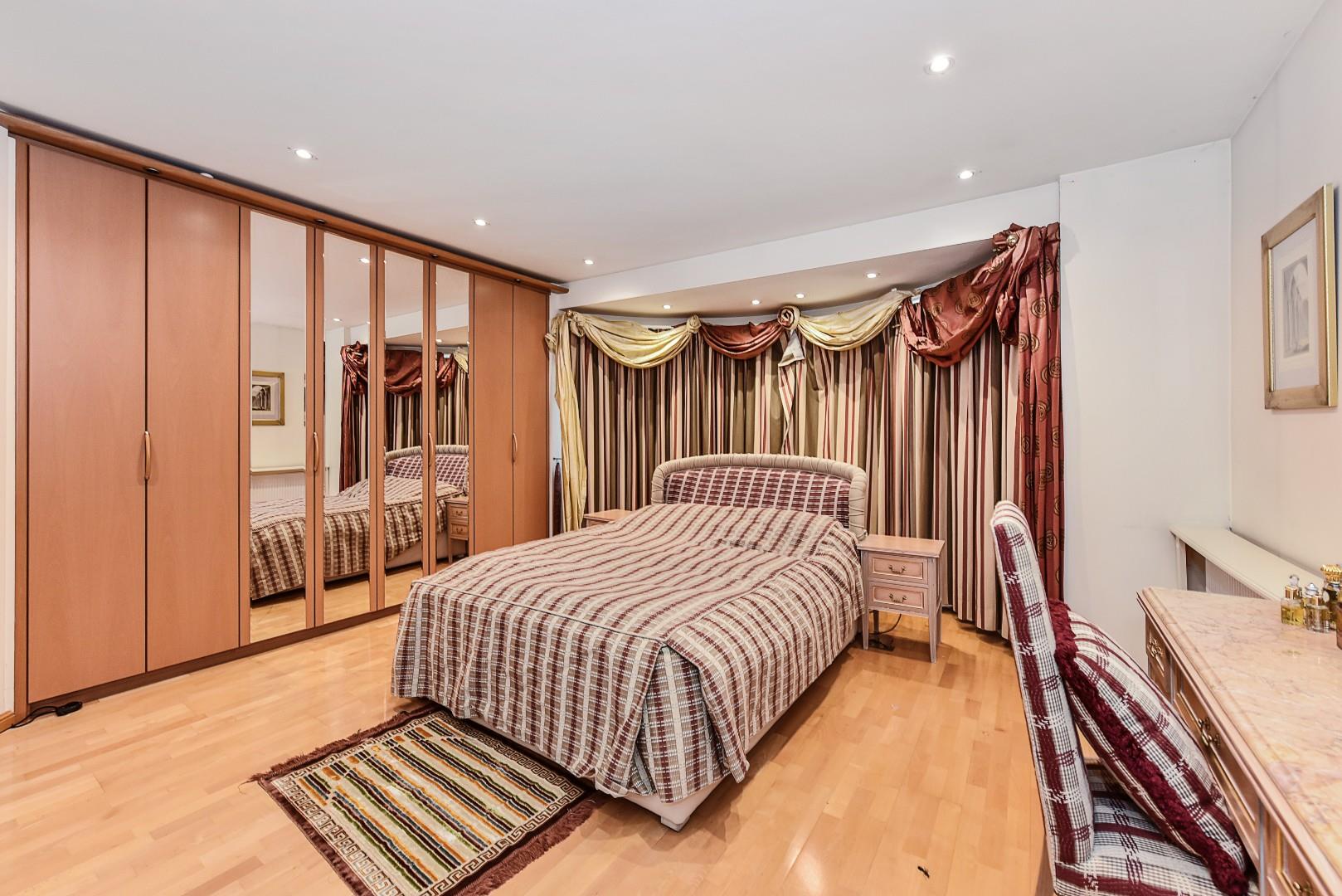 Brondesbury Park, London NW6