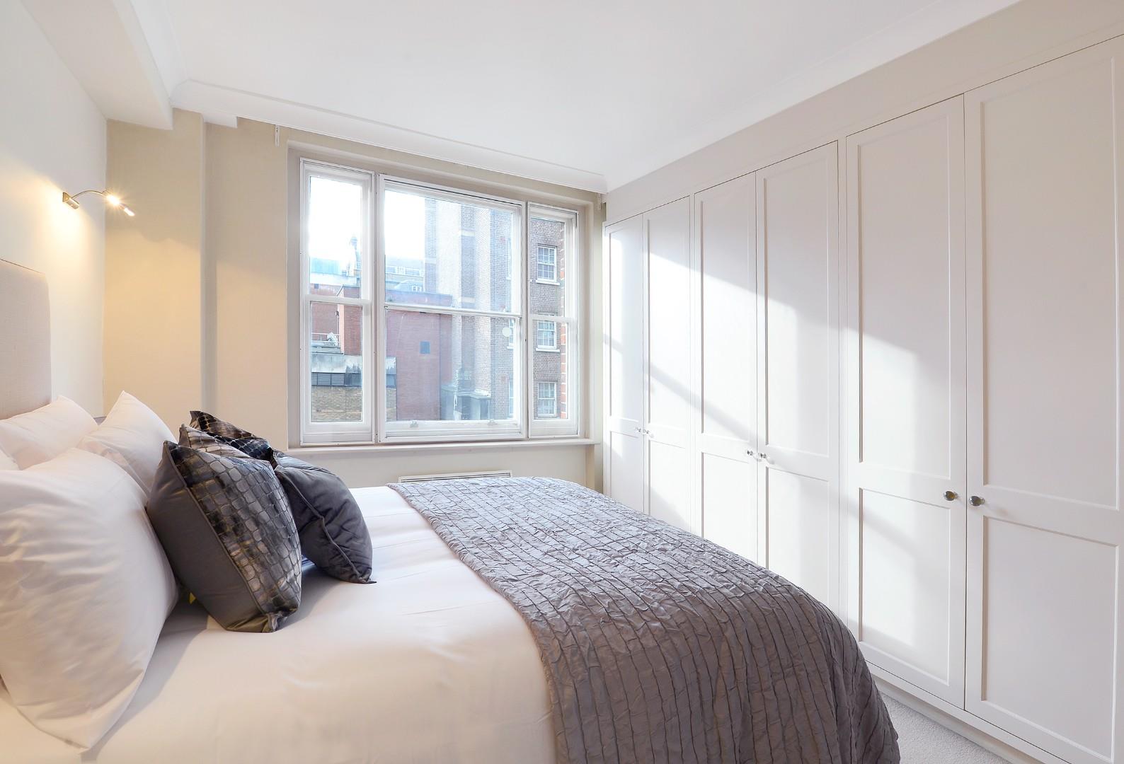 39 Hill Street, Mayfair W1J