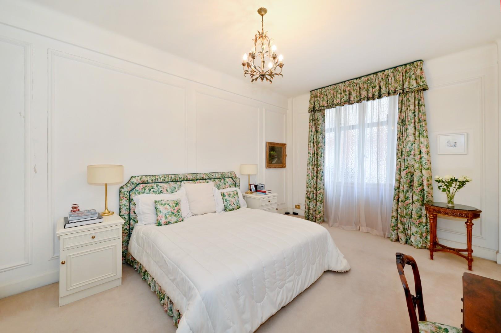 Bryanston Court I, George Street, Marylebone, London W1H