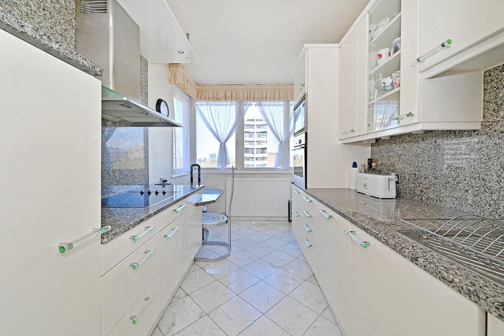 Raynham, Norfolk Crescent, Hyde Park, W2