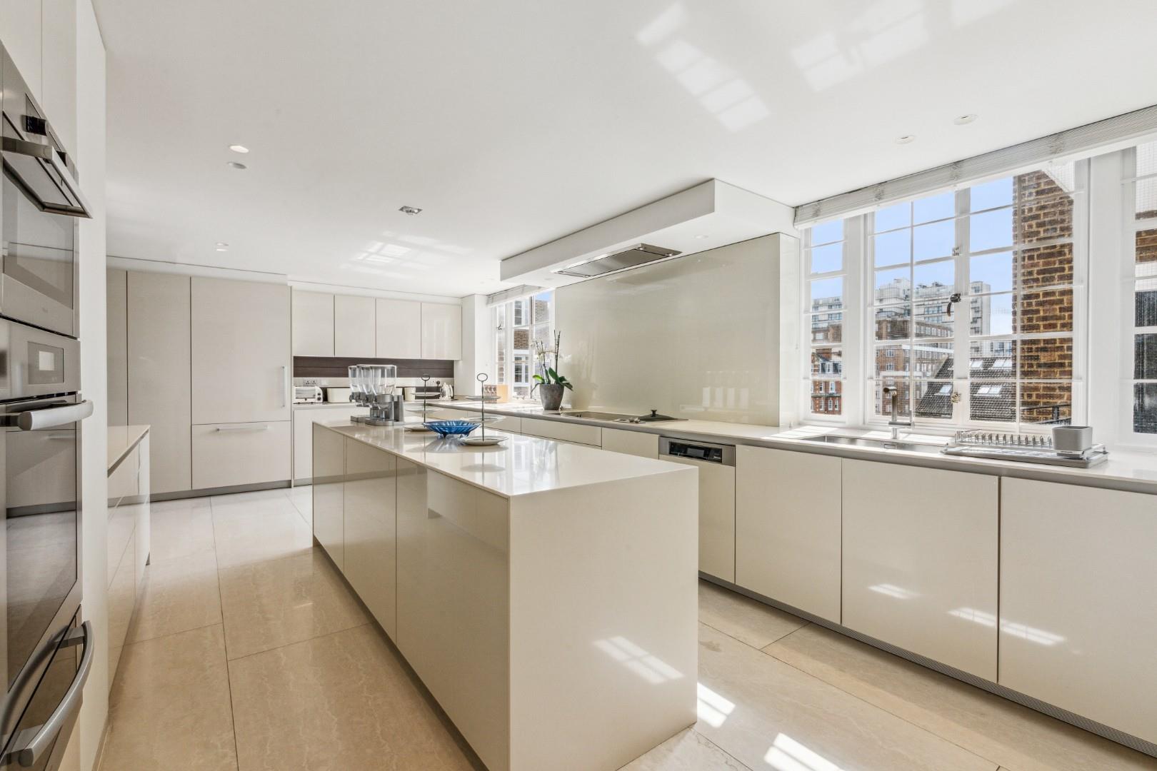 Huge Lateral Apartment – Bryanston Square, Marylebone, W1H