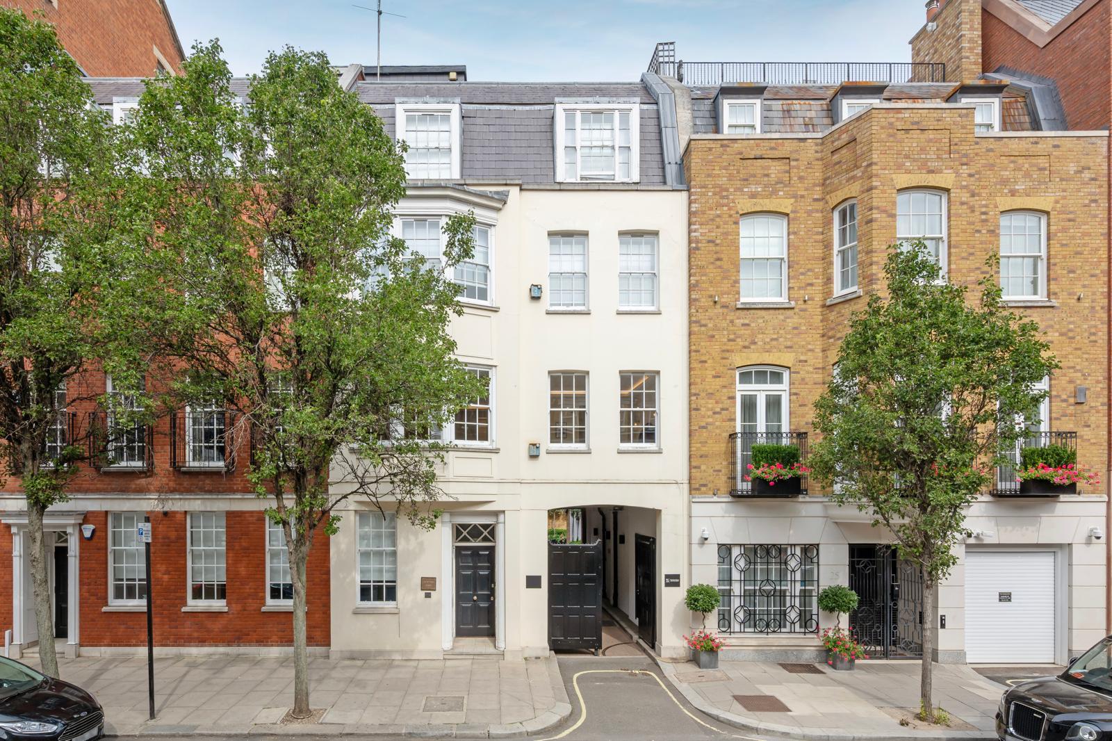 Luxury Apartment -Farm Street, Mayfair, London W12