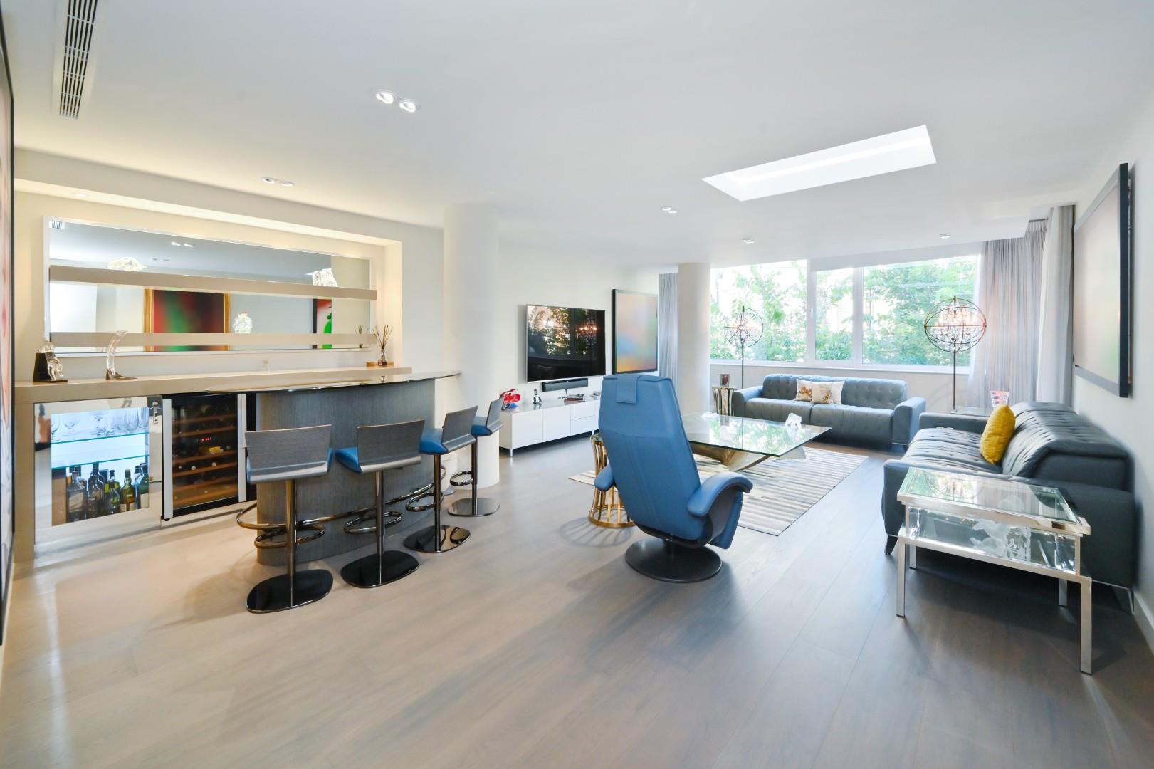 Heron Place, George Street, Marylebone Village W1U