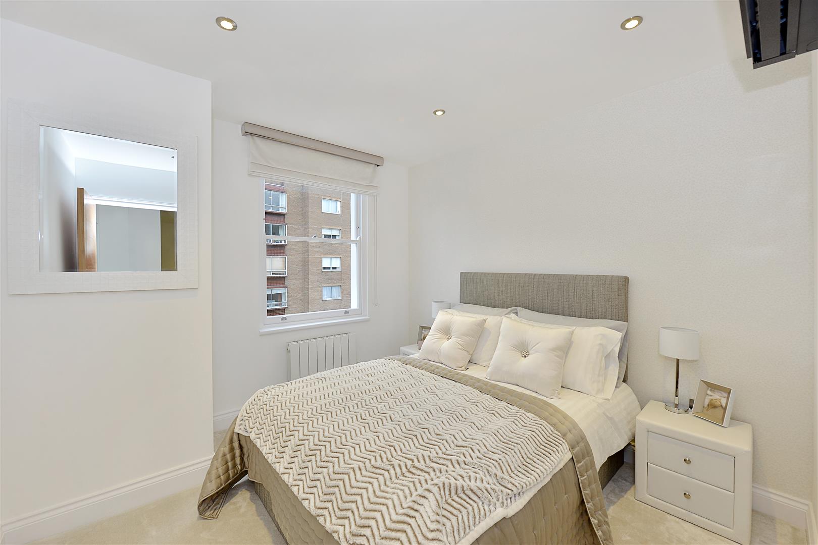 Lowndes Square, Belgravia SW1X