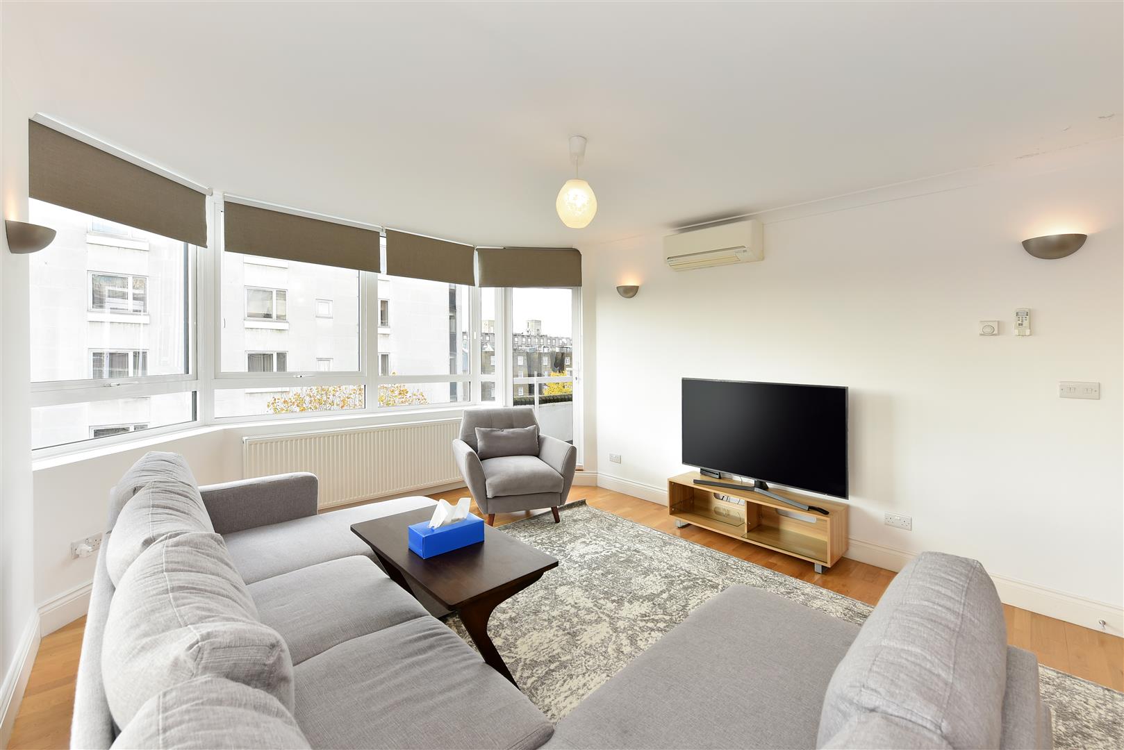 Stunning Views Over The Park – Hyde Park Towers, London, W2