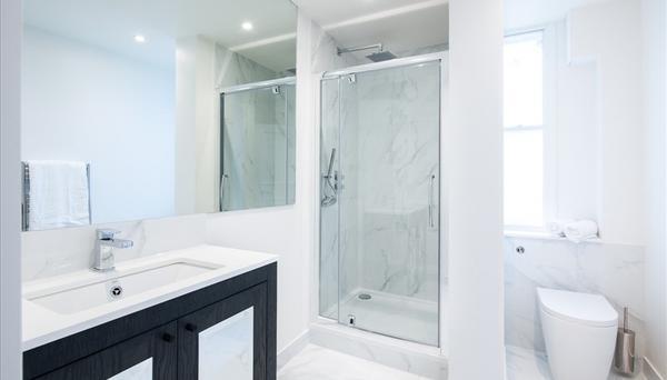 39 Hill Street, Mayfair, London, W1J