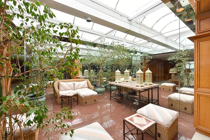 Fitzhardinge House, Portman Square, Marylebone, W1H