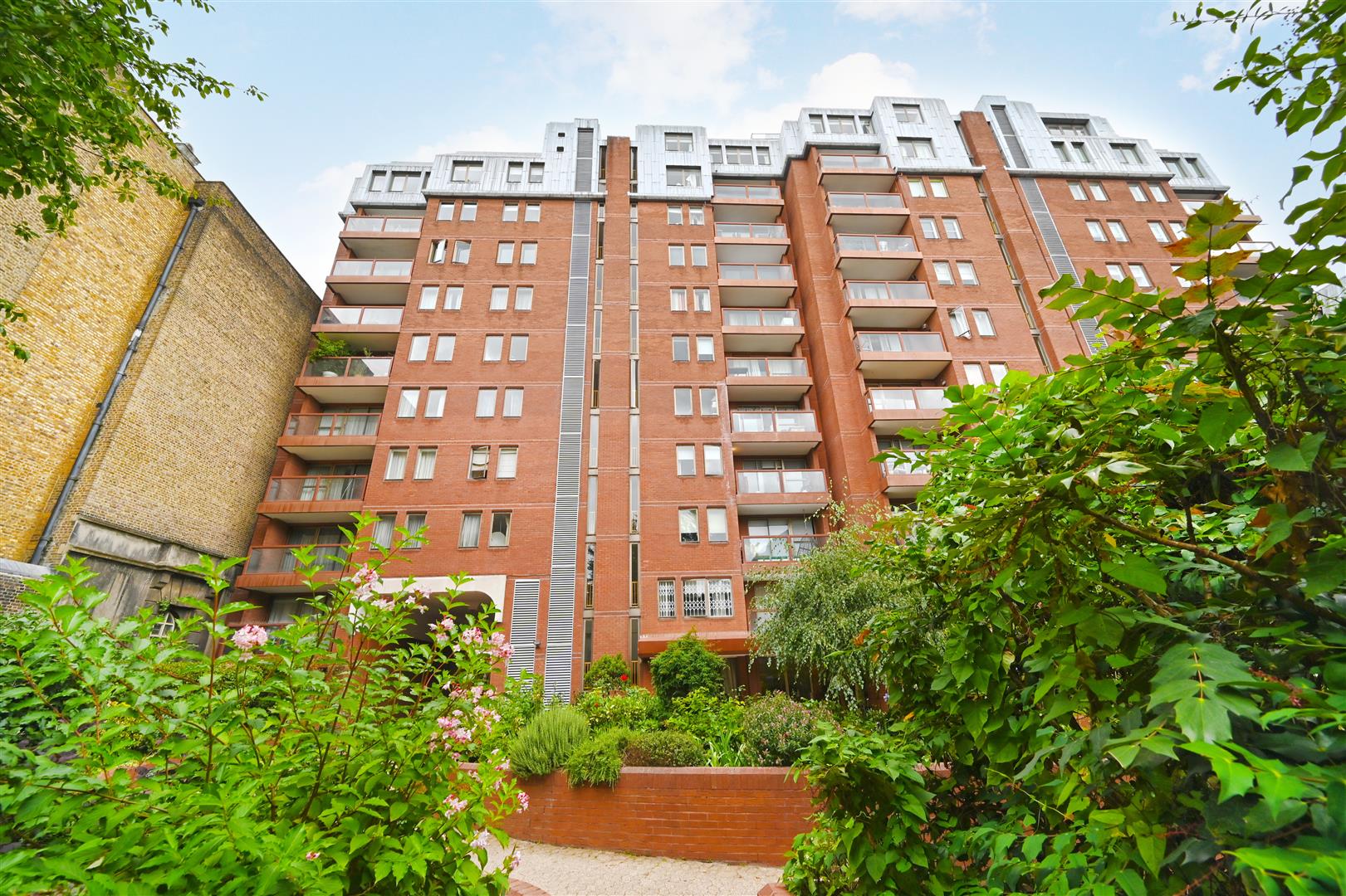 South Lodge, Knightsbridge SW7