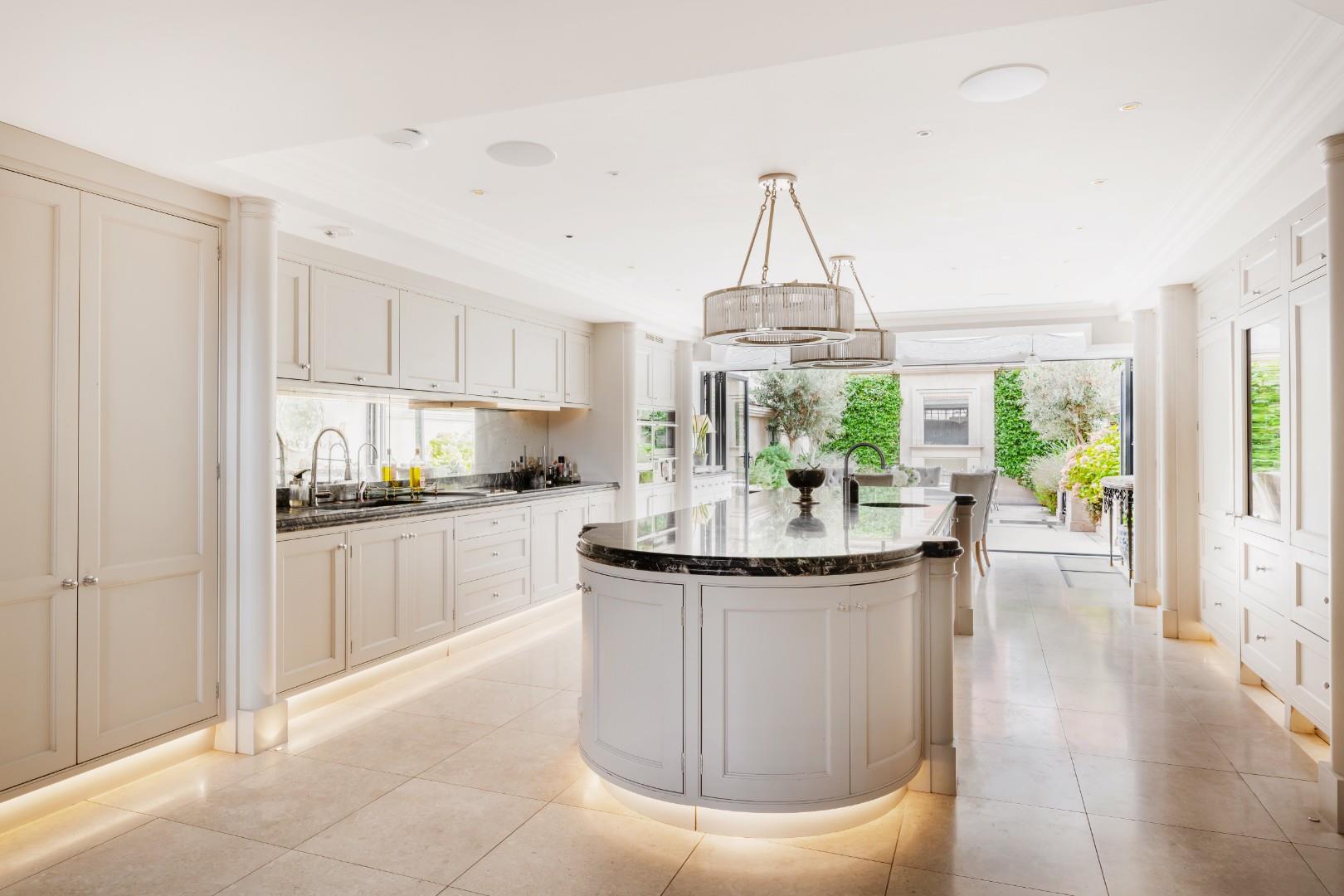 Family House For Sale – Flood Street, Chelsea SW3