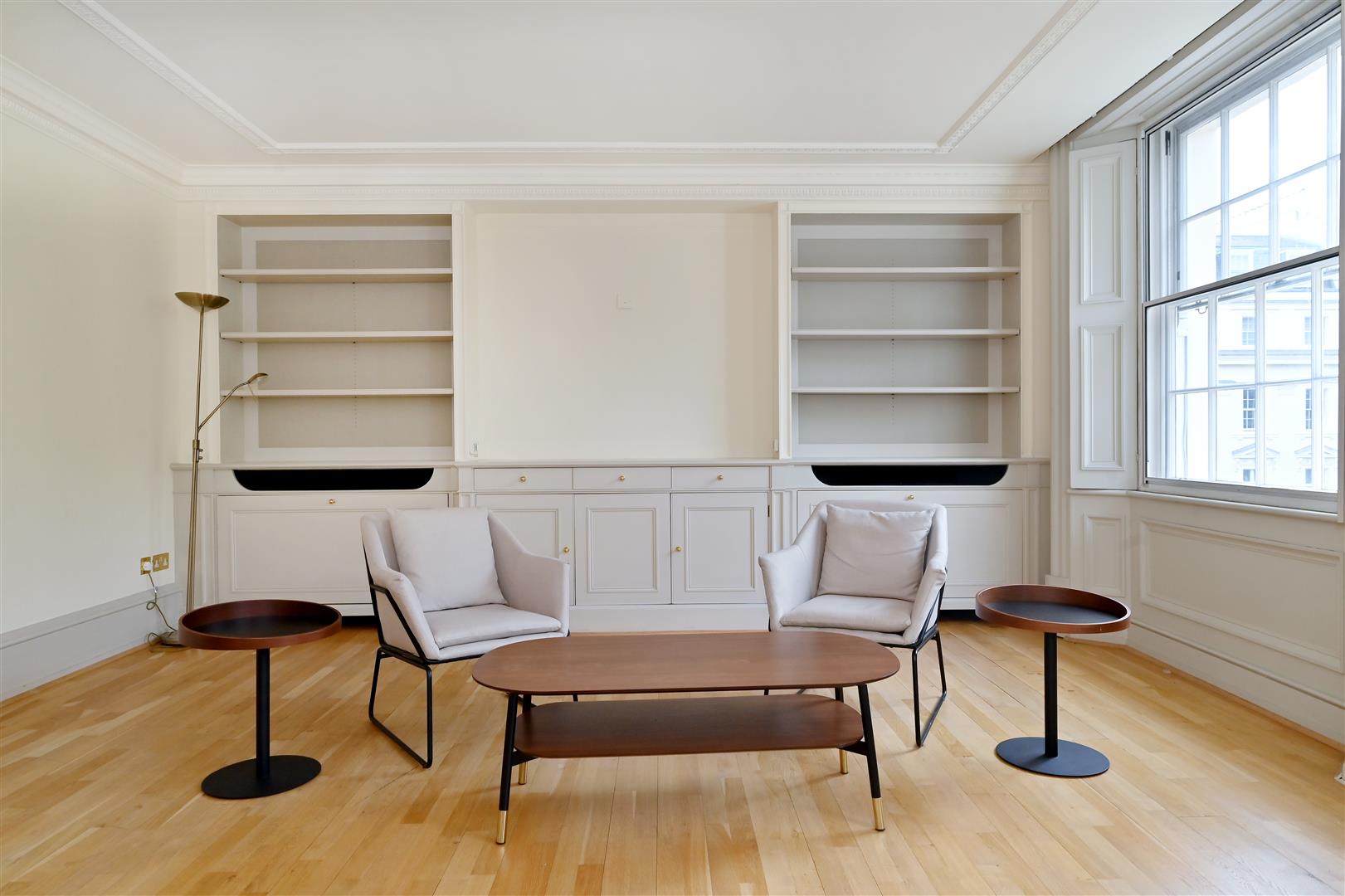 Large Lateral Flat – Eaton Square, Belgravia SW1W