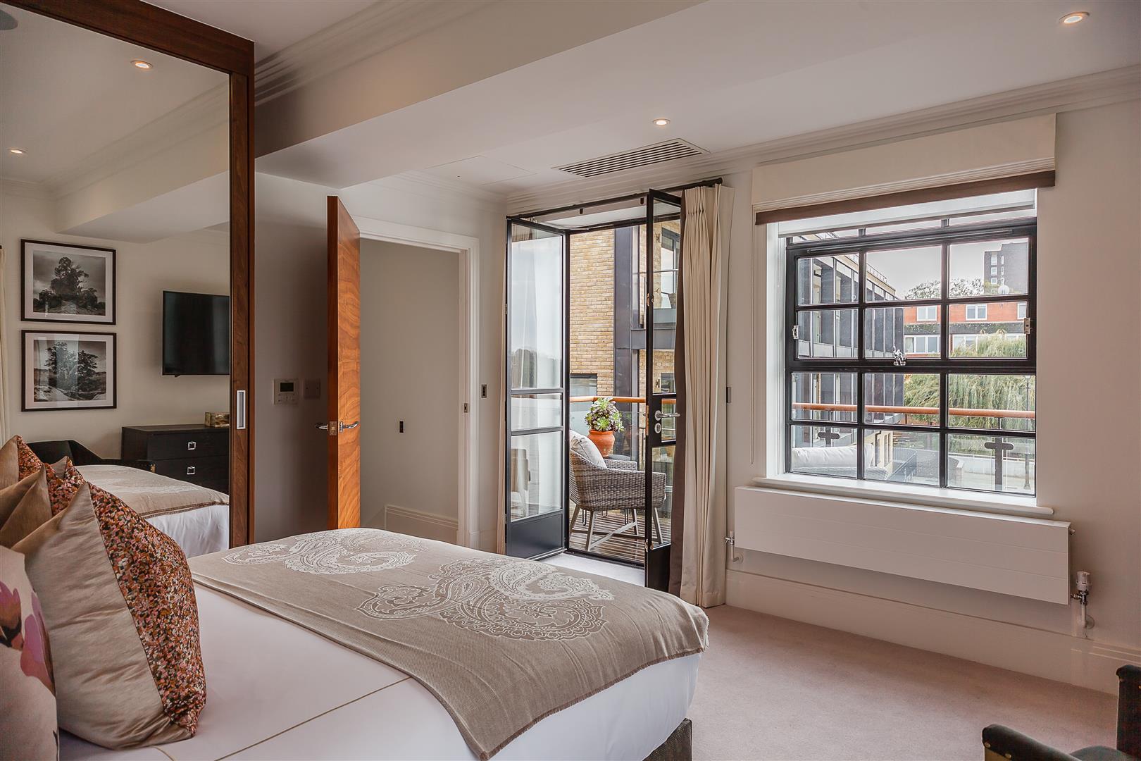 Rainville Road, London, W6