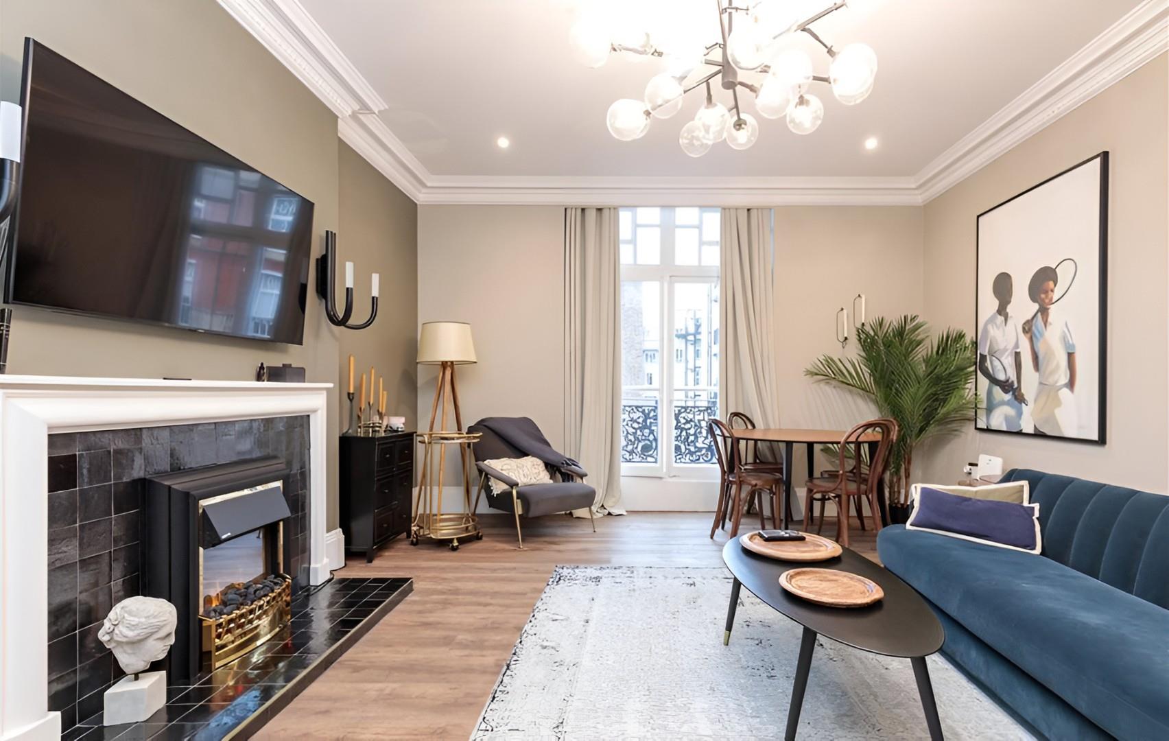 Montagu Mansions, London W1U