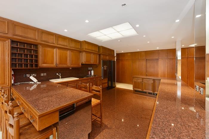 Fitzhardinge House, Portman Square, Marylebone, W1H