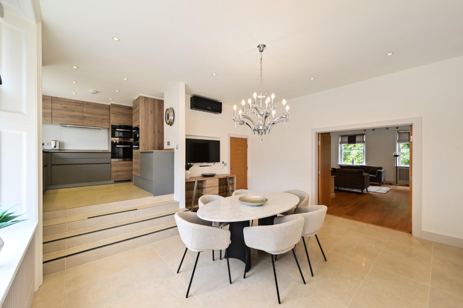 Lowndes Square, Belgravia SW1X