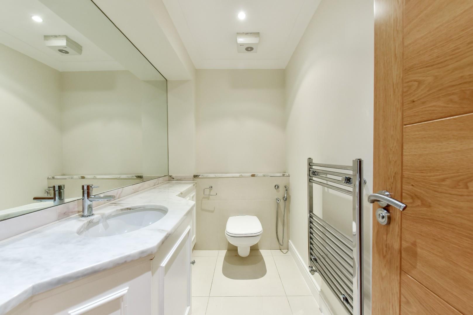 Views Over The Thames – King Henrys Reach, Hammersmith, W6