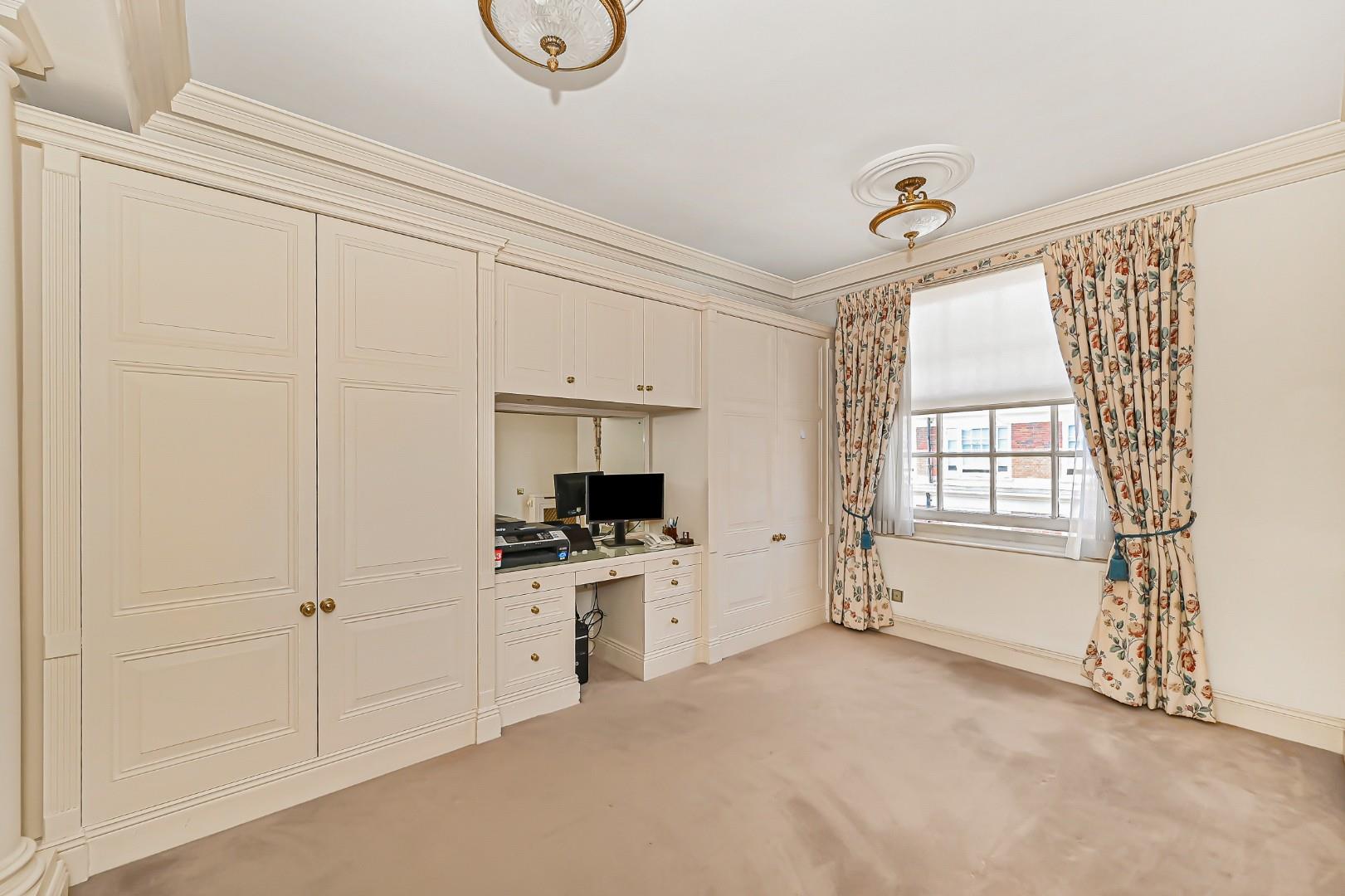 Bryanston Court I, George Street, Marylebone W1H