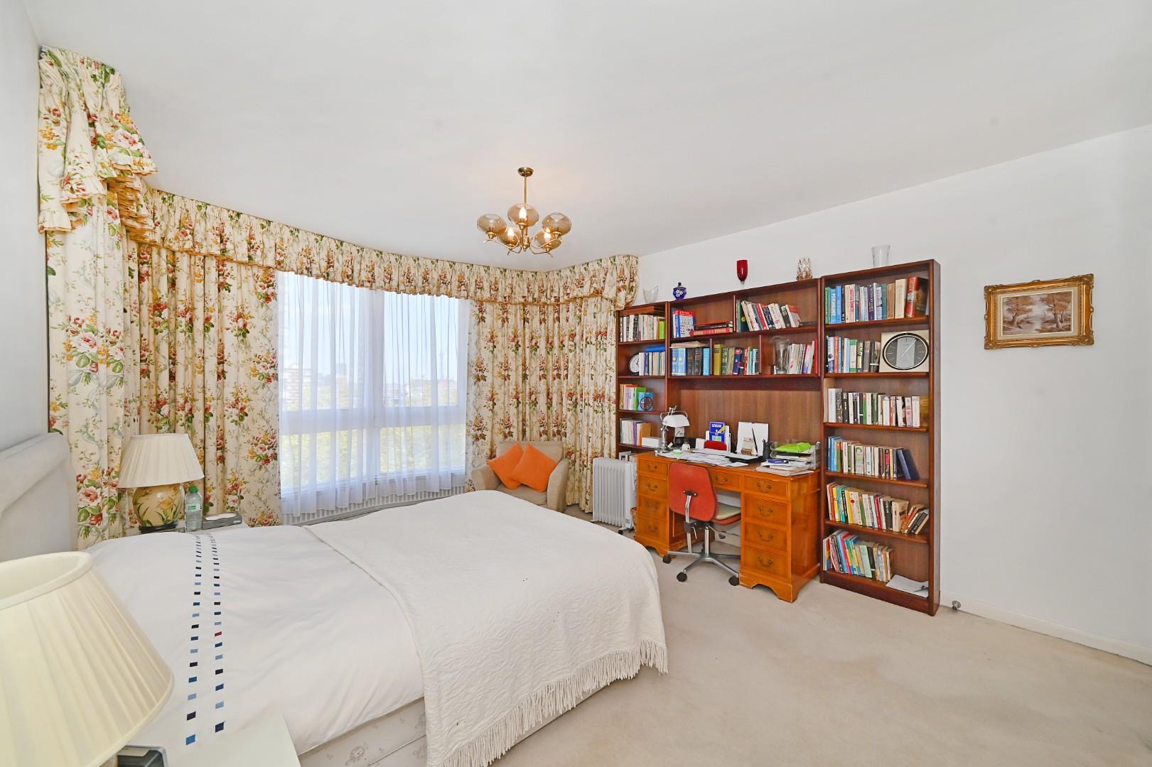 Raynham, Norfolk Crescent, Hyde Park, W2