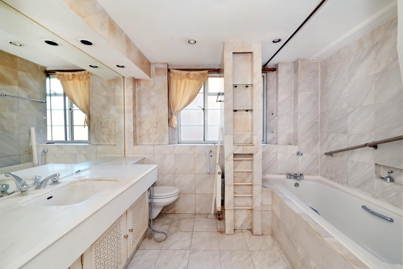 Hamilton Court, Maida Vale, W9