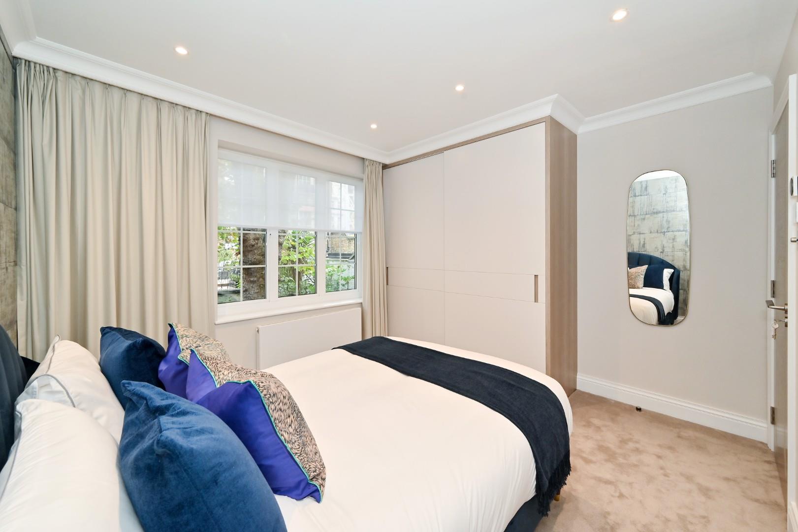 Red Lion Yard, Mayfair, W1J