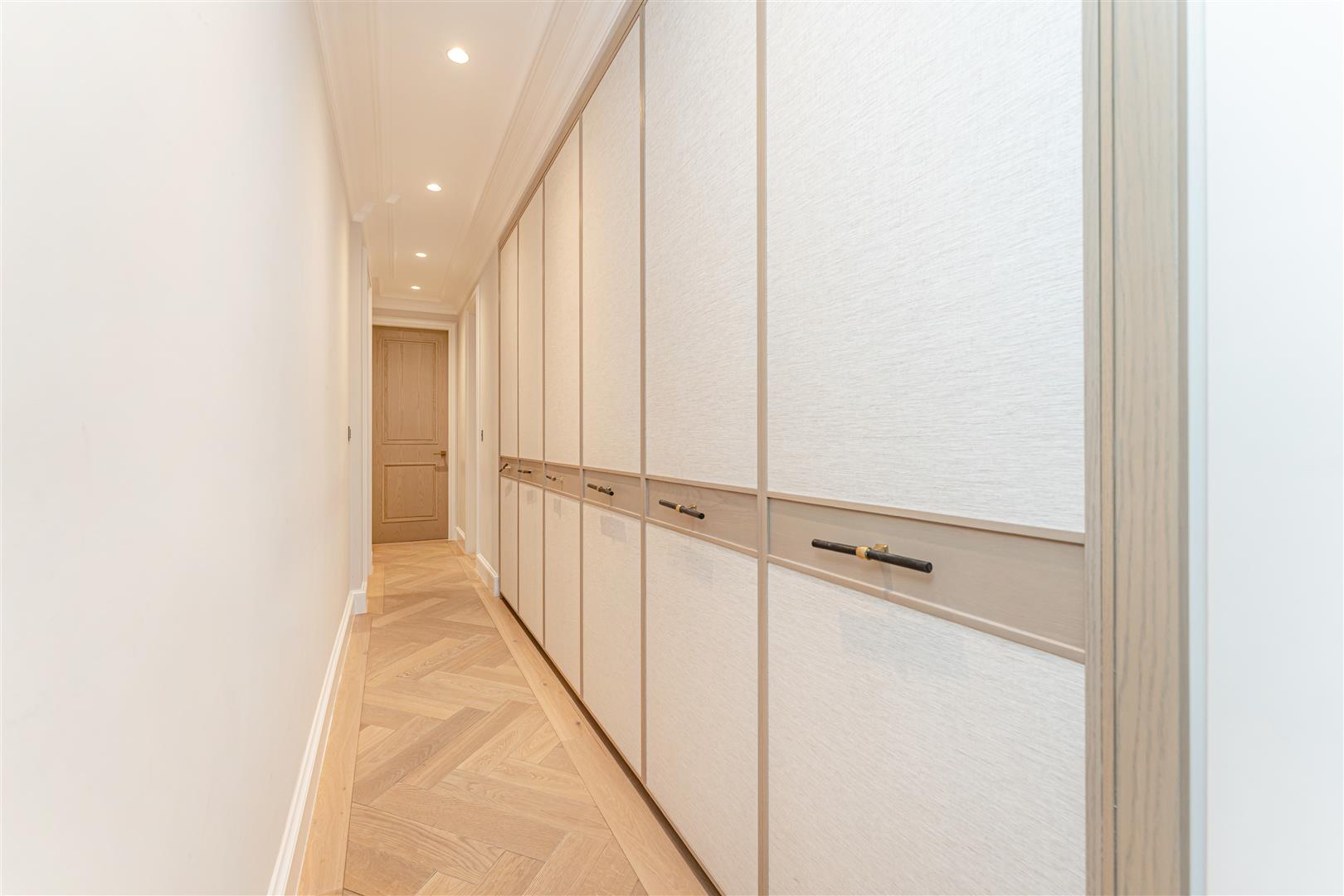 Cumberland Mansions, George Street, Marylebone W1H