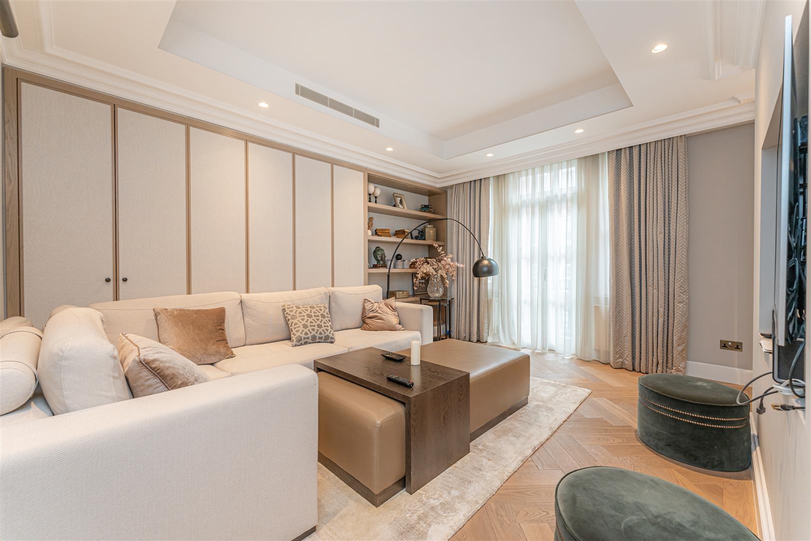 Cumberland Mansions, George Street, Marylebone W1H