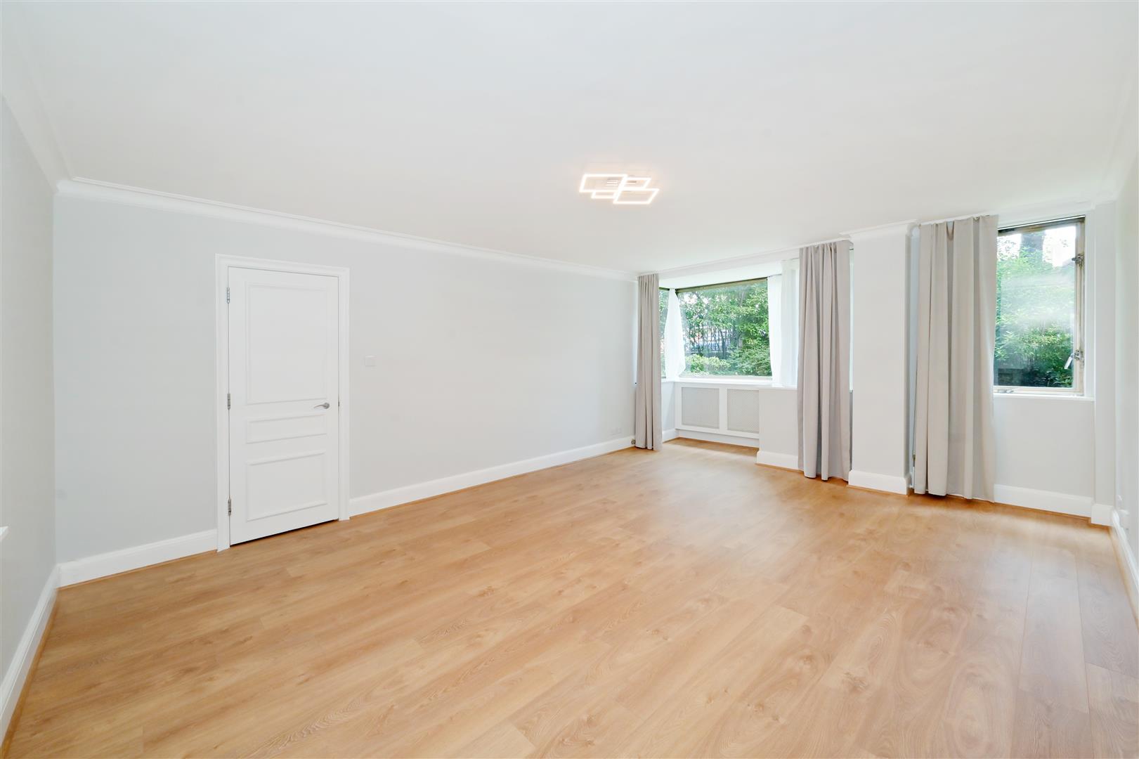 South Lodge, Knightsbridge SW7