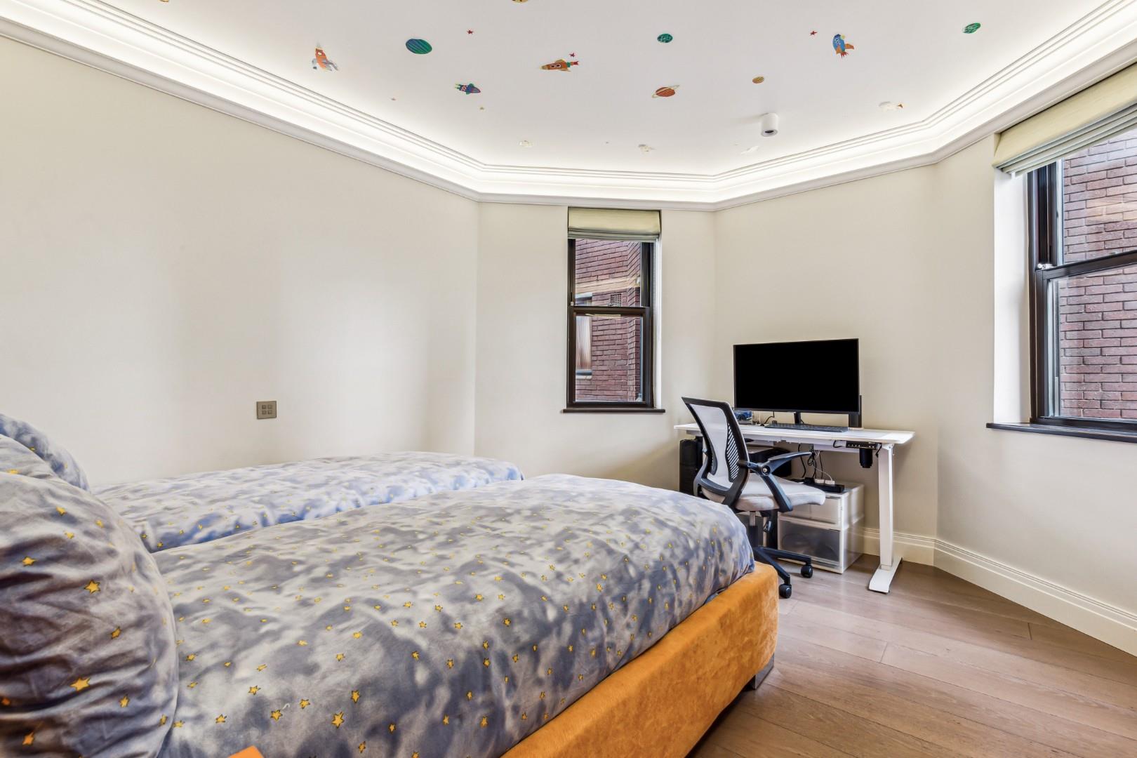 Riverside Court, Nine Elms, SW8