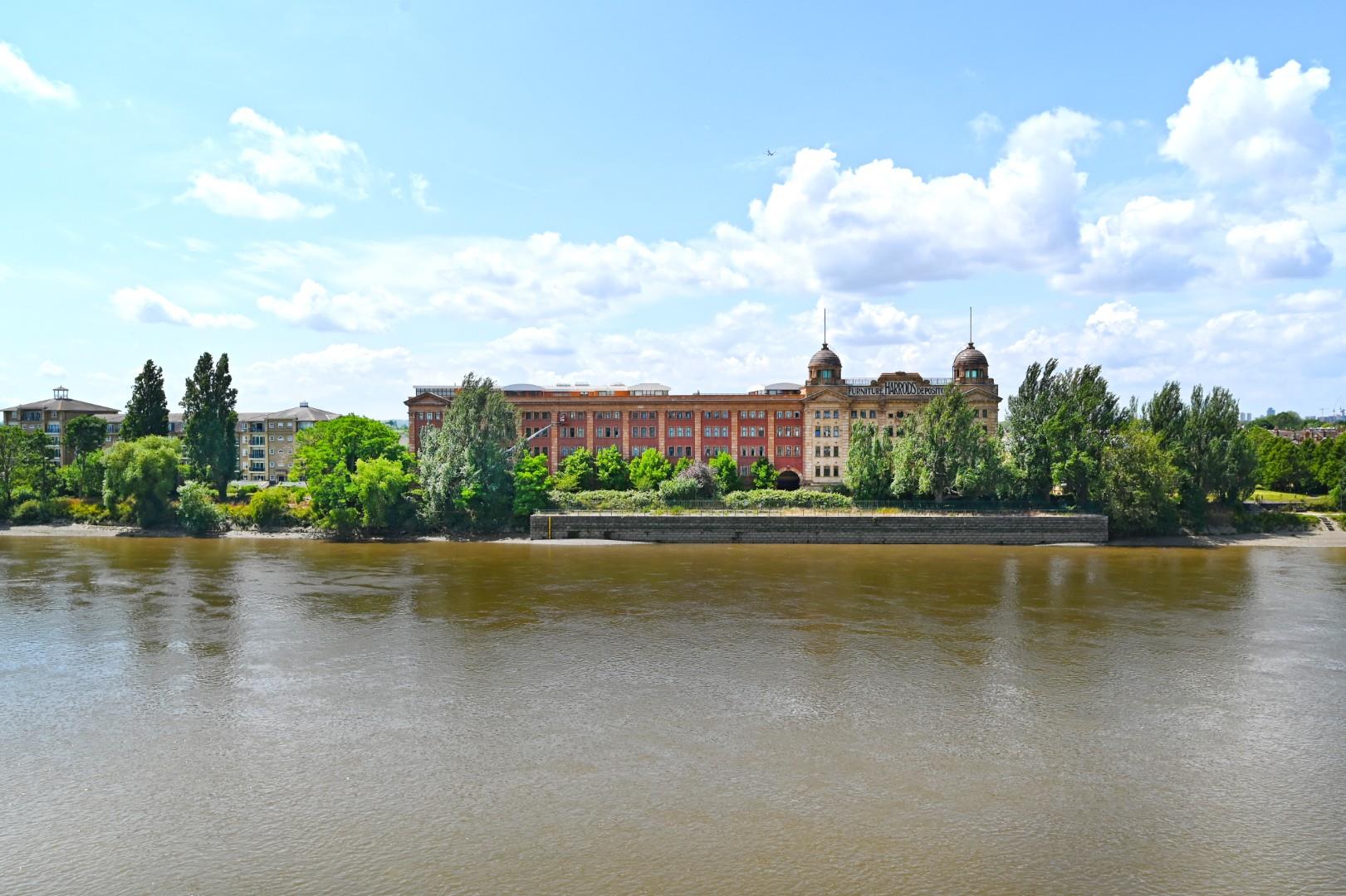 Views Over The Thames – King Henrys Reach, Hammersmith, W6