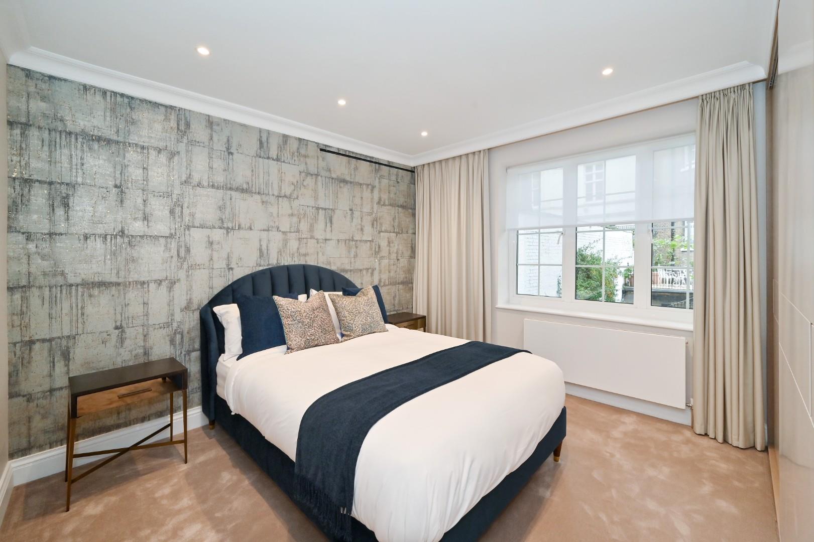 Red Lion Yard, Mayfair, W1J