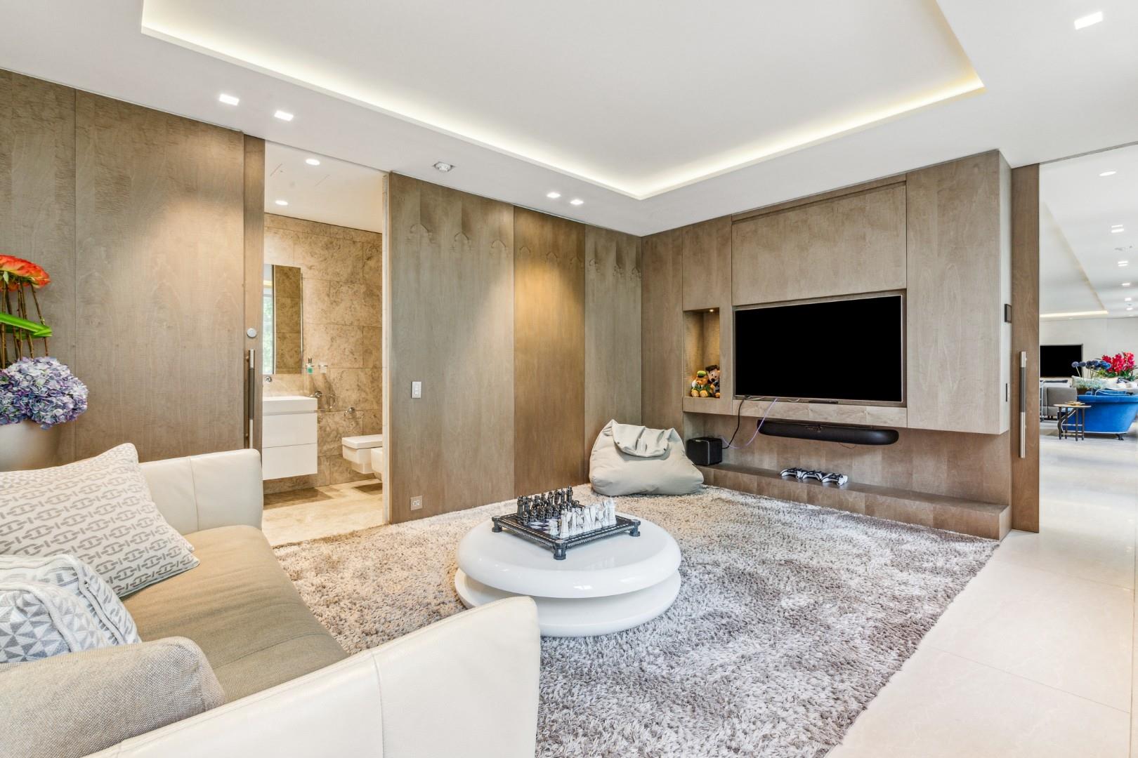 Huge Lateral Apartment – Bryanston Square, Marylebone, W1H
