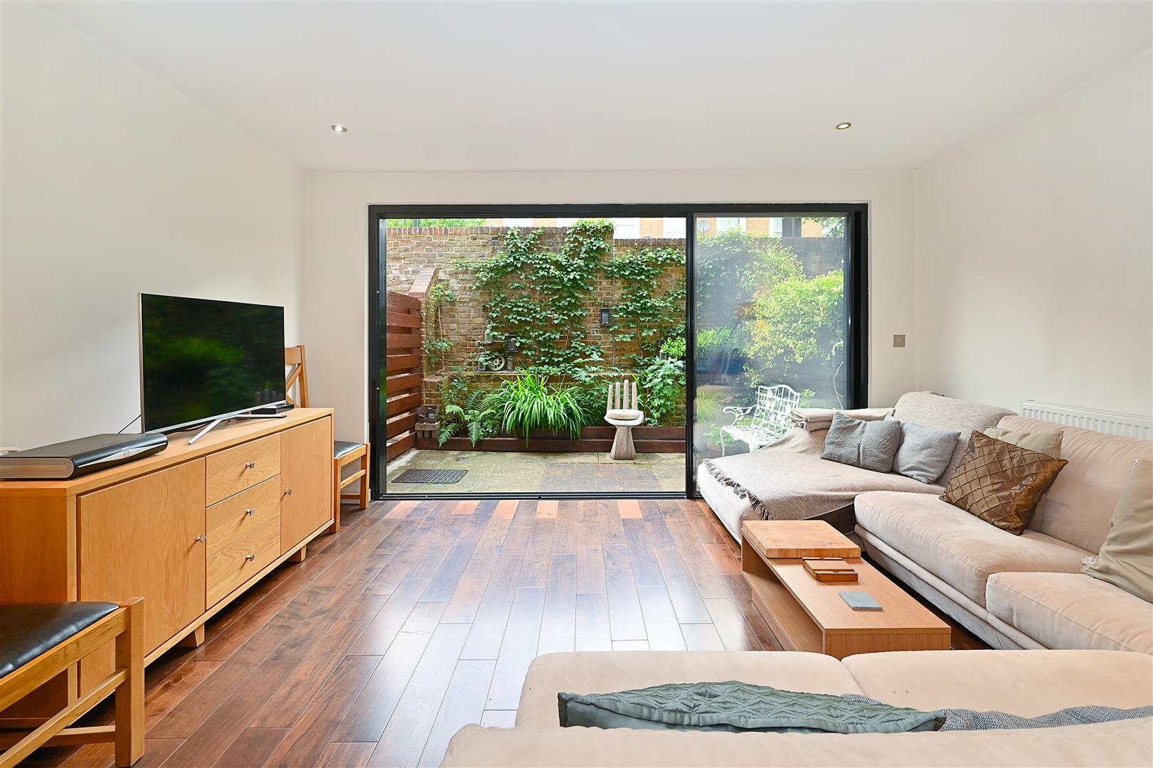 Abinger Mews, Maida Vale, London W9