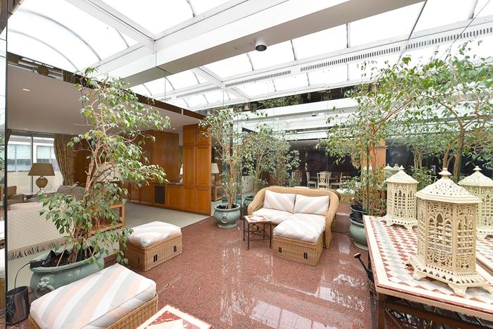 Fitzhardinge House, Portman Square, Marylebone, W1H