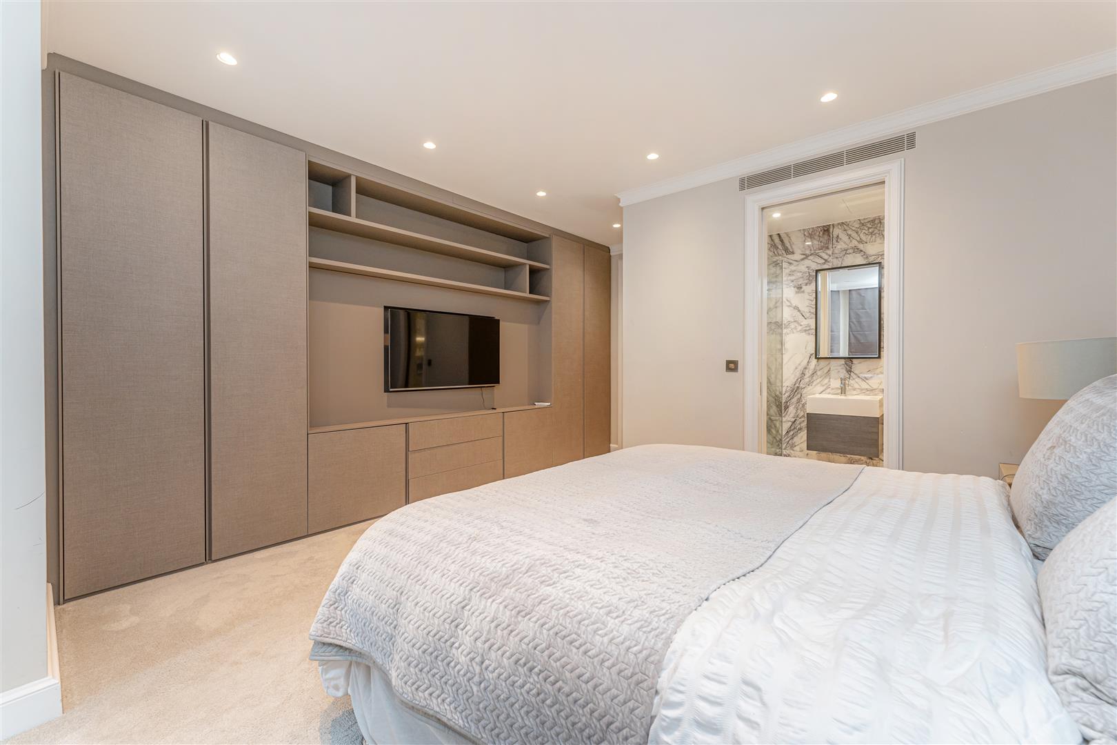 Cumberland Mansions, George Street, Marylebone W1H