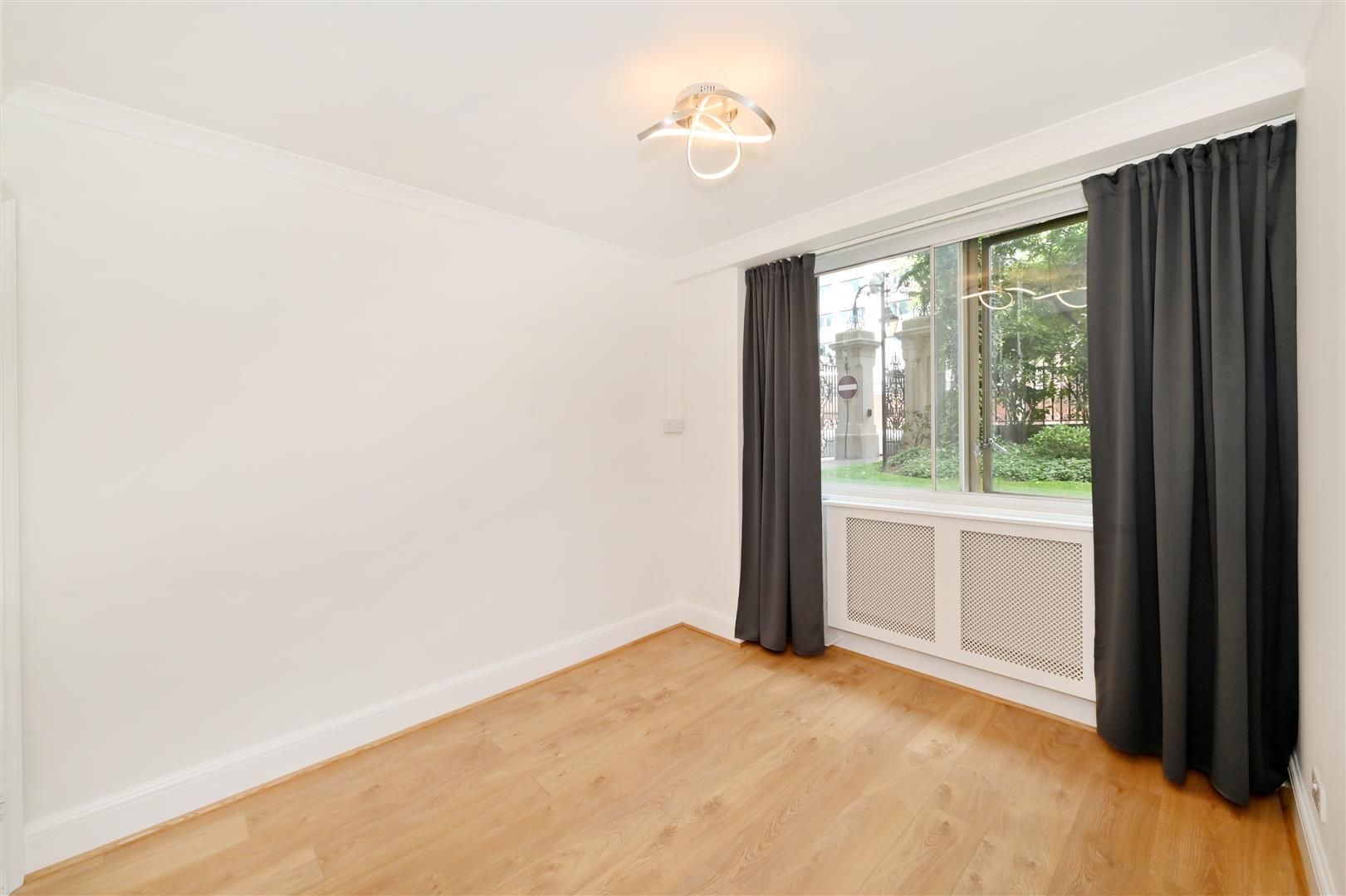 South Lodge, Knightsbridge SW7