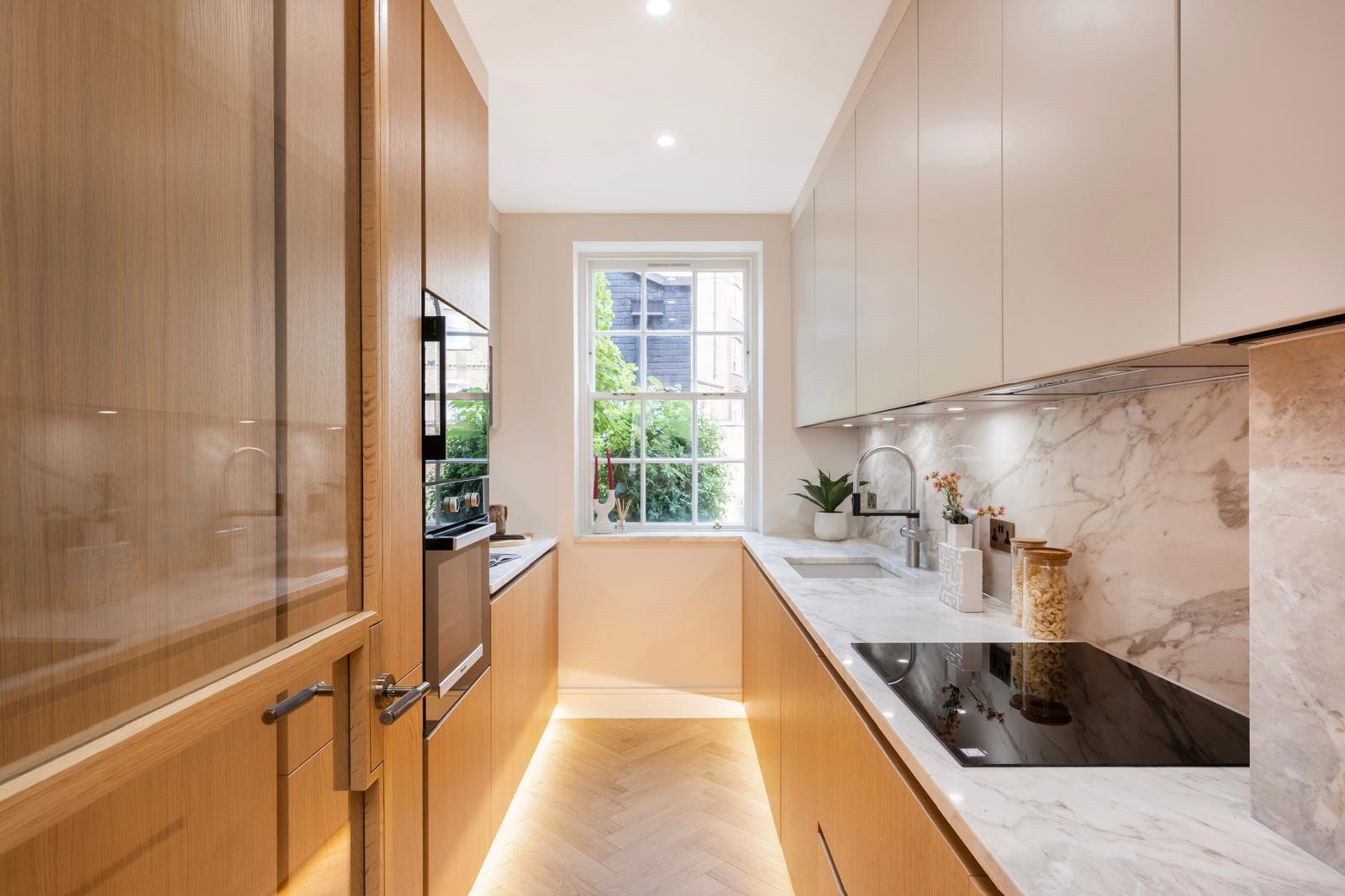 Luxury Apartment -Farm Street, Mayfair, London W12