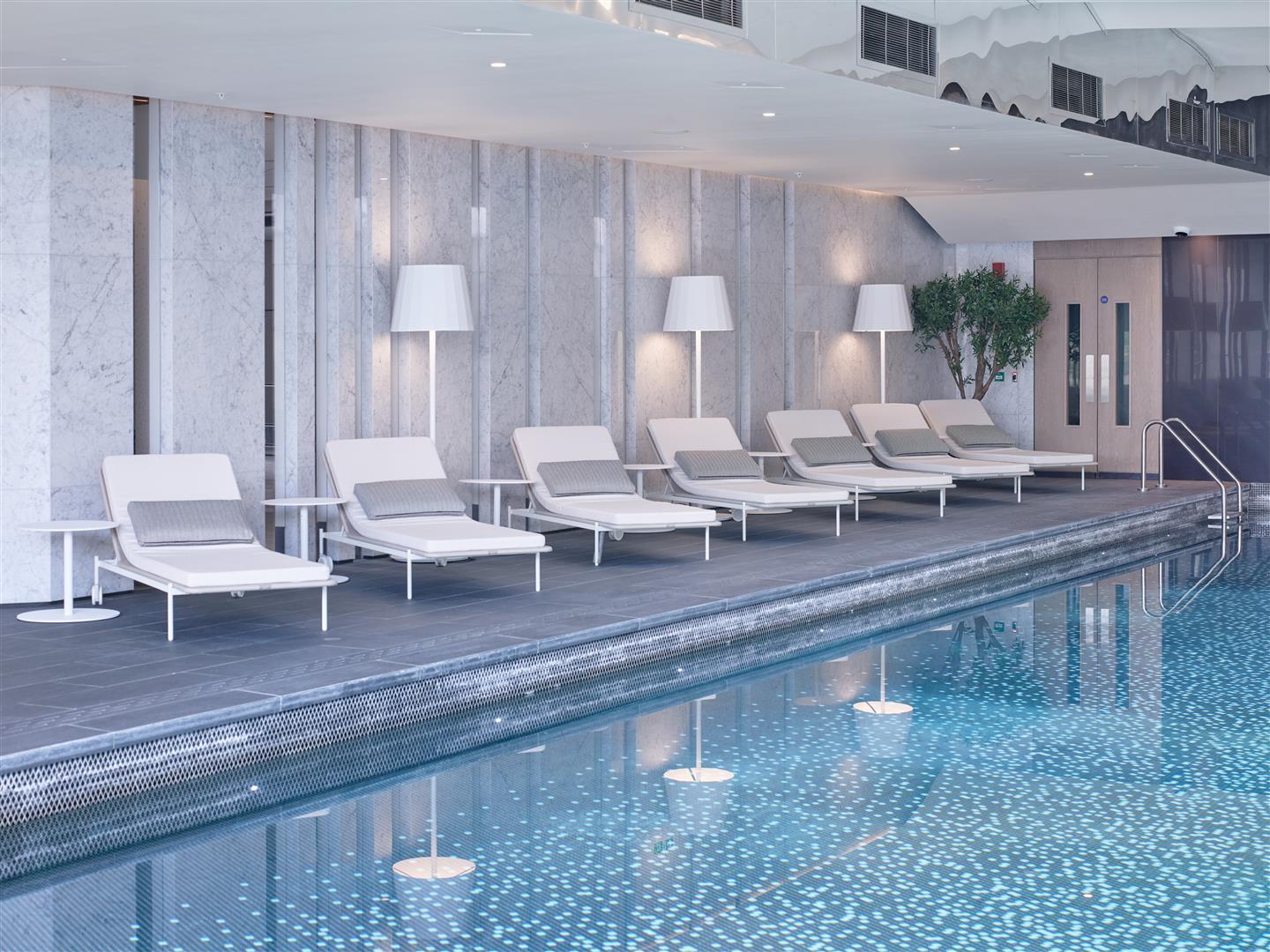 Luxury New Apartment At Tower West, Chelsea Waterfront SW10